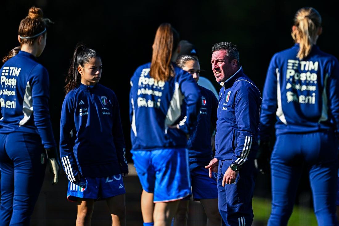 La doppia amichevole con la Germania apre la stagione delle Azzurrine: 24 convocate, lunedì il raduno