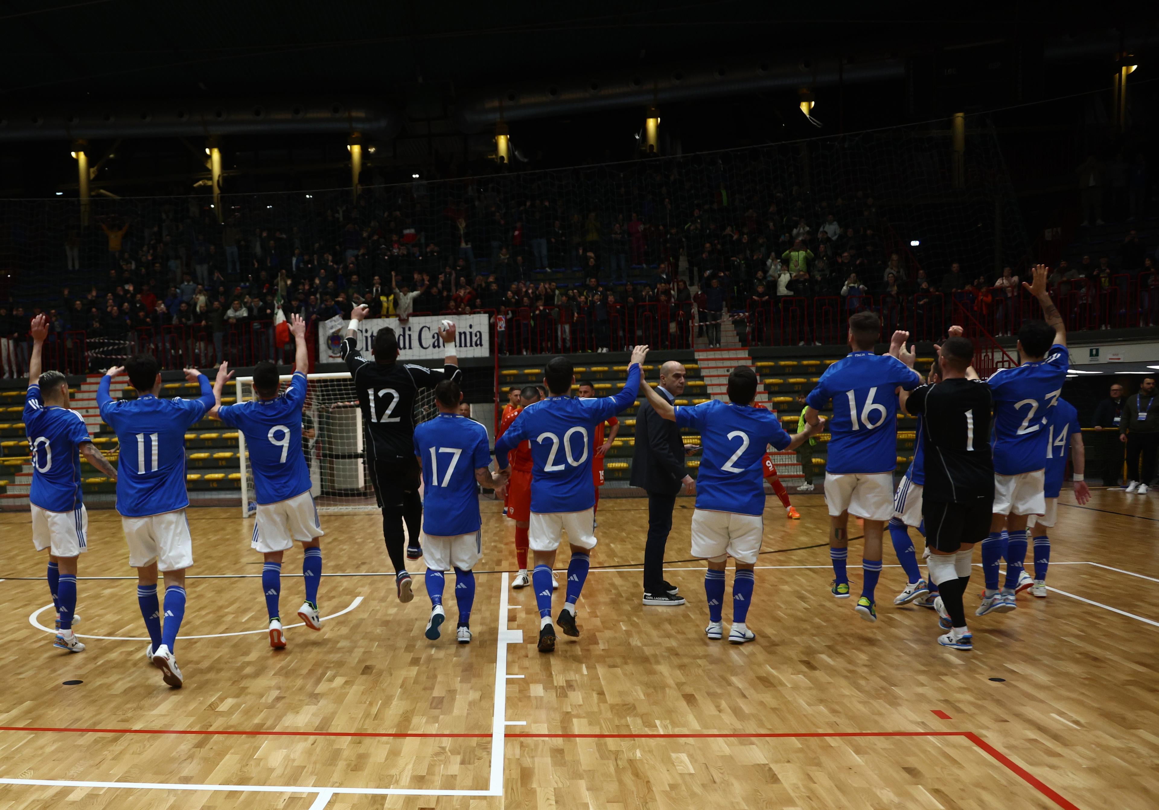 CATANIA, ITALY - MARCH 01: Players of Italy celebrate after 2024 Futsal World Cup Qualifying match played between Italy and North Macedonia at Palacatania on March 01, 2023 in Catania, Italy. (Photo by Maurizio Lagana/Getty Images)