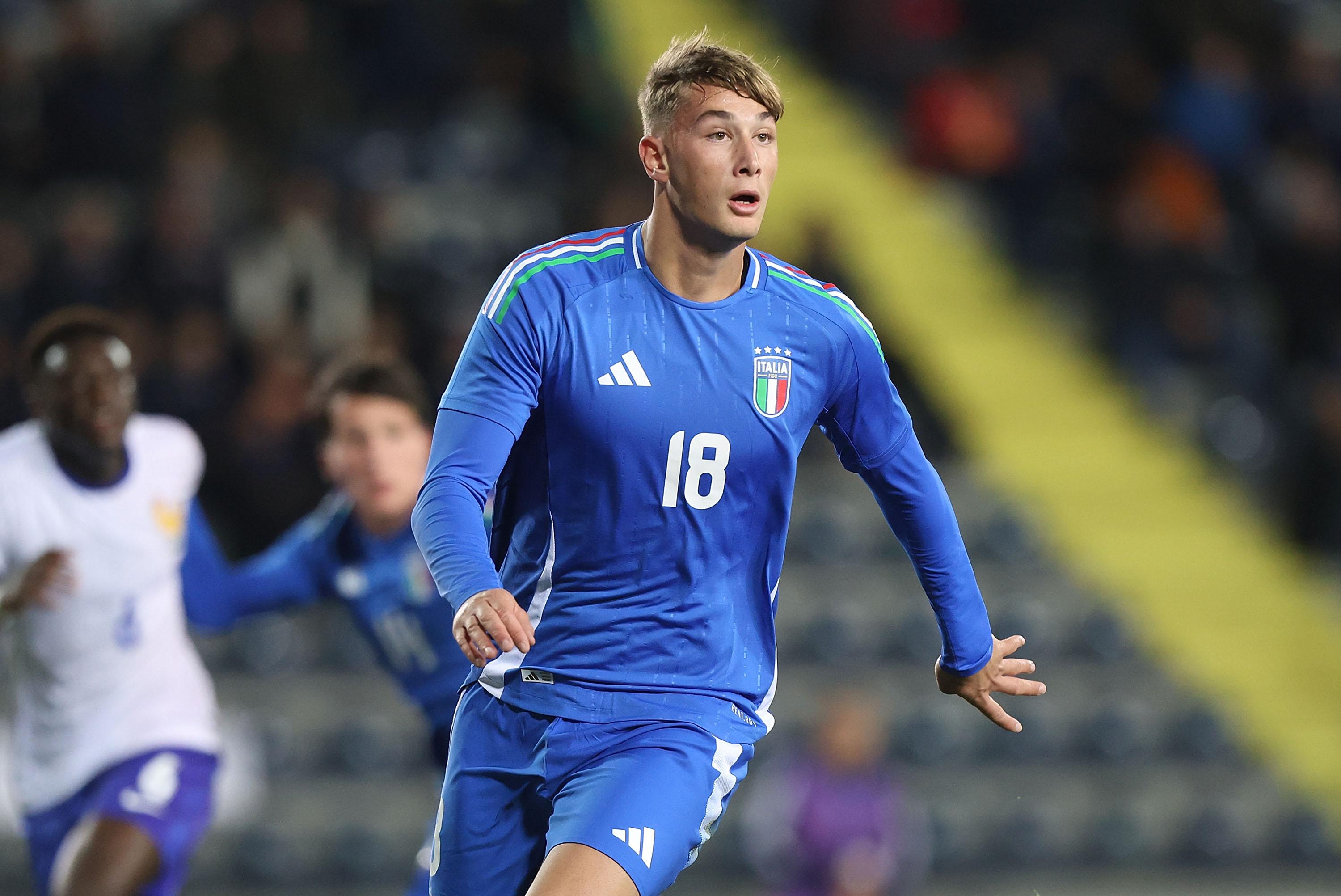 EMPOLI, ITALY - NOVEMBER 15: Francesco Pio Esposito of Italy U21 in action during the international friendly match between Italy U21 and France U21 at Stadio Carlo Castellani on November 15, 2024 in Empoli, Italy. (Photo by Gabriele Maltinti - FIGC/FIGC via Getty Images) *** Local Caption *** Francesco Pio Esposito