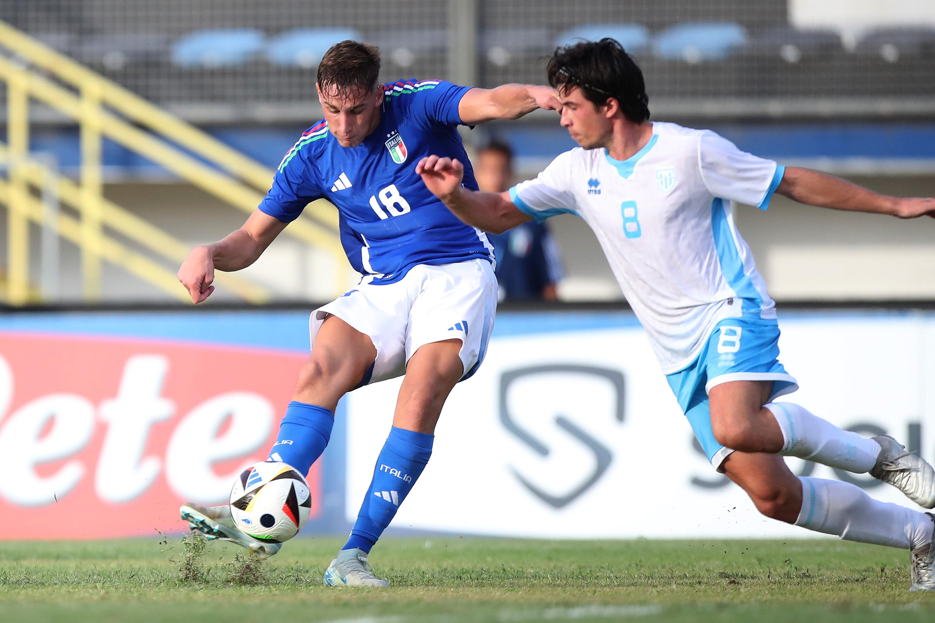 LATINA, ITALY - SEPTEMBER 05: Francesco Pio Esposito of Italy U21 score the team's fourth goal during 2025 Under 21 EURO Qualifying Group A match between Italy and San Marino at Stadio Domenico Francioni on September 05, 2024 in Latina, Italy. (Photo by Paolo Bruno/Getty Images)