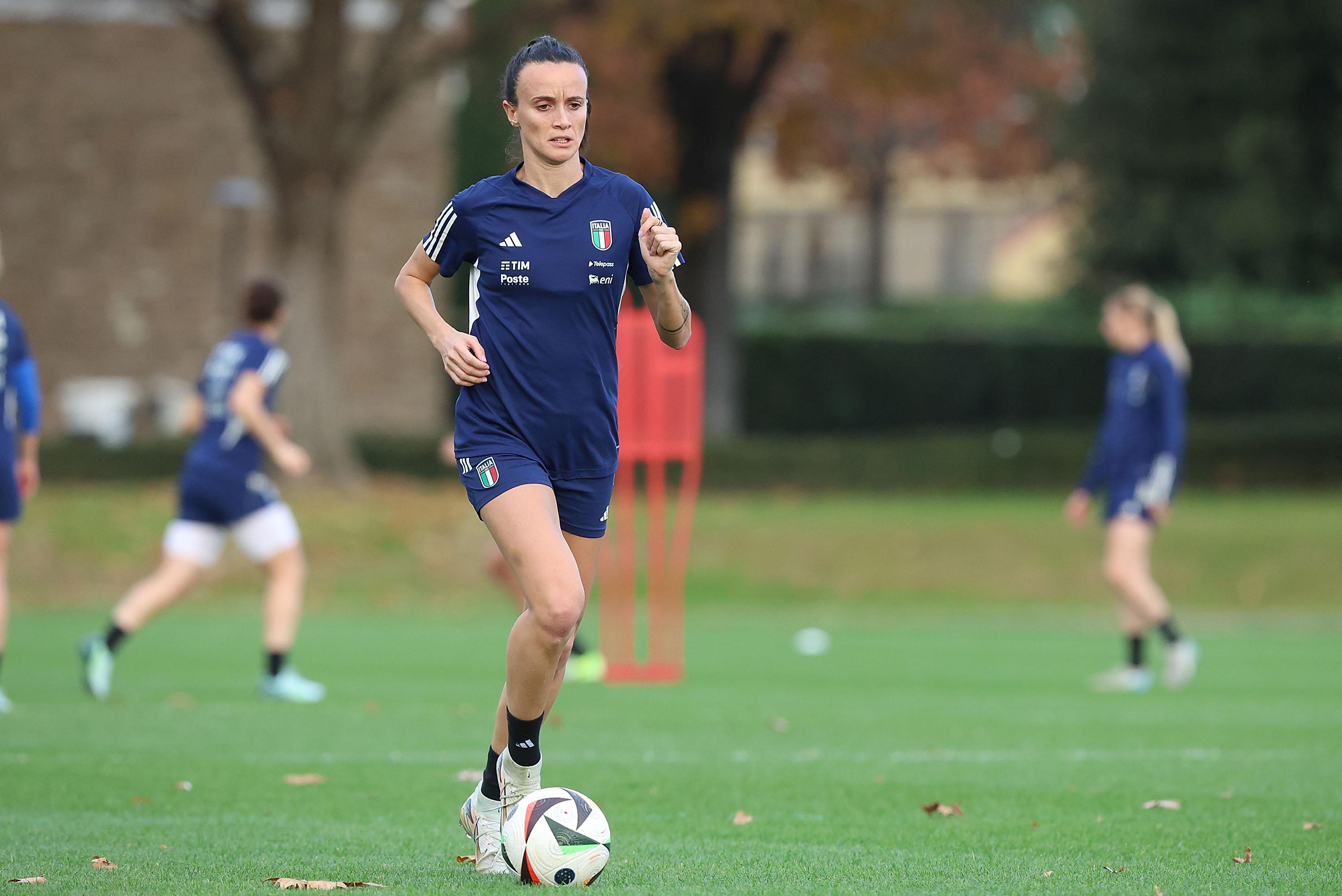 FLORENCE, ITALY - NOVEMBER 26: Barbara Bonansea of Italy Women during Italy Women Training Session at Centro Tecnico Federale di Coverciano on November 26, 2024 in Florence, Italy. (Photo by Gabriele Maltinti - FIGC/FIGC via Getty Images) *** Local Caption *** Barbara Bonansea