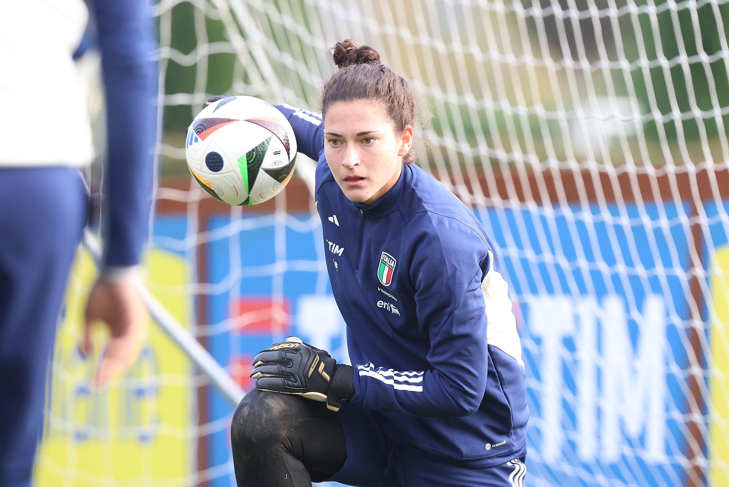 FLORENCE, ITALY - NOVEMBER 26: Matilde Copetti goalkeeper of Italy Women during Italy Women Training Session at Centro Tecnico Federale di Coverciano on November 26, 2024 in Florence, Italy. (Photo by Gabriele Maltinti - FIGC/FIGC via Getty Images) *** Local Caption *** Matilde Copetti