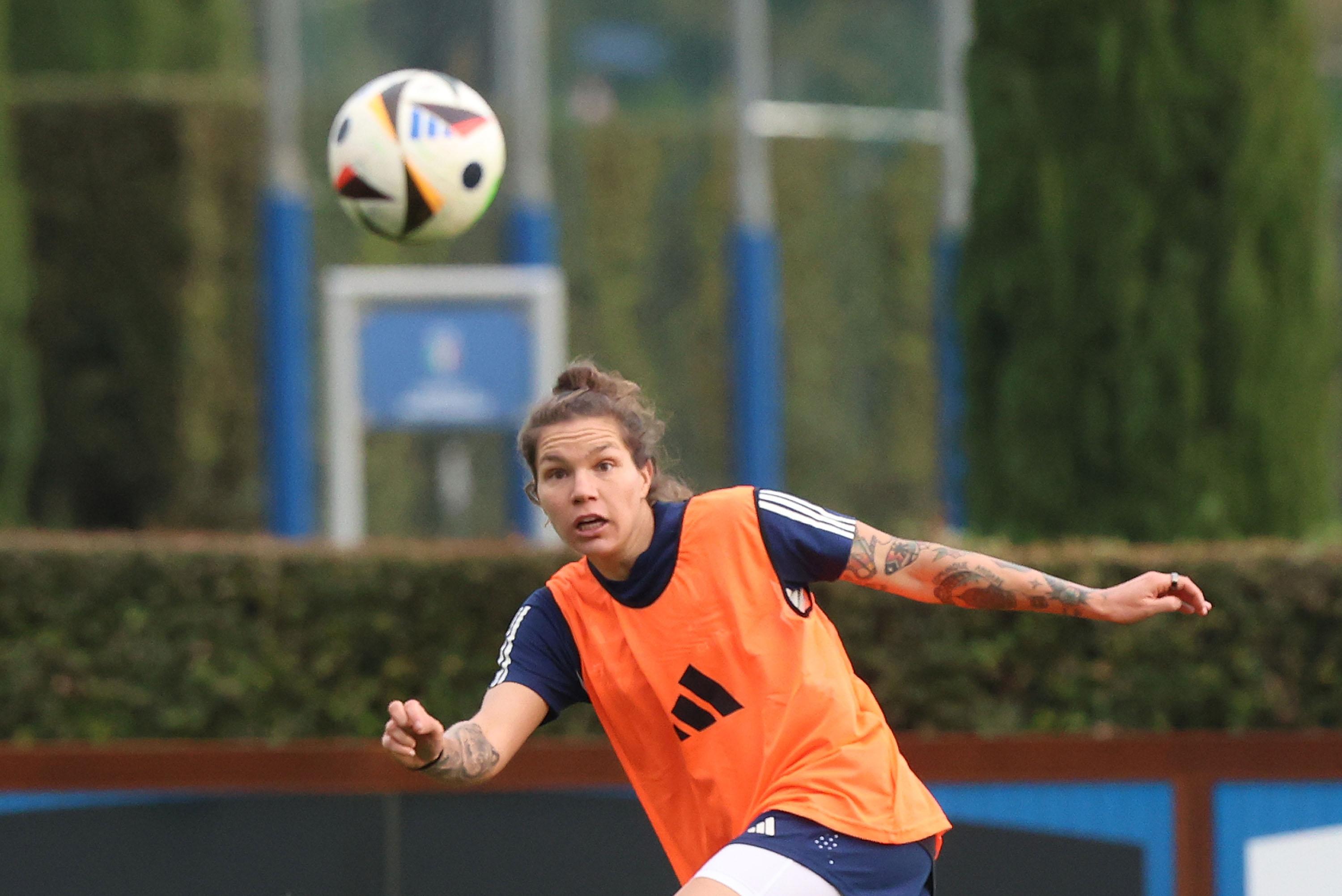 FLORENCE, ITALY - NOVEMBER 26: Elena Linari of Italy Women during Italy Women Training Session at Centro Tecnico Federale di Coverciano on November 26, 2024 in Florence, Italy. (Photo by Gabriele Maltinti - FIGC/FIGC via Getty Images) *** Local Caption *** Elena Linari