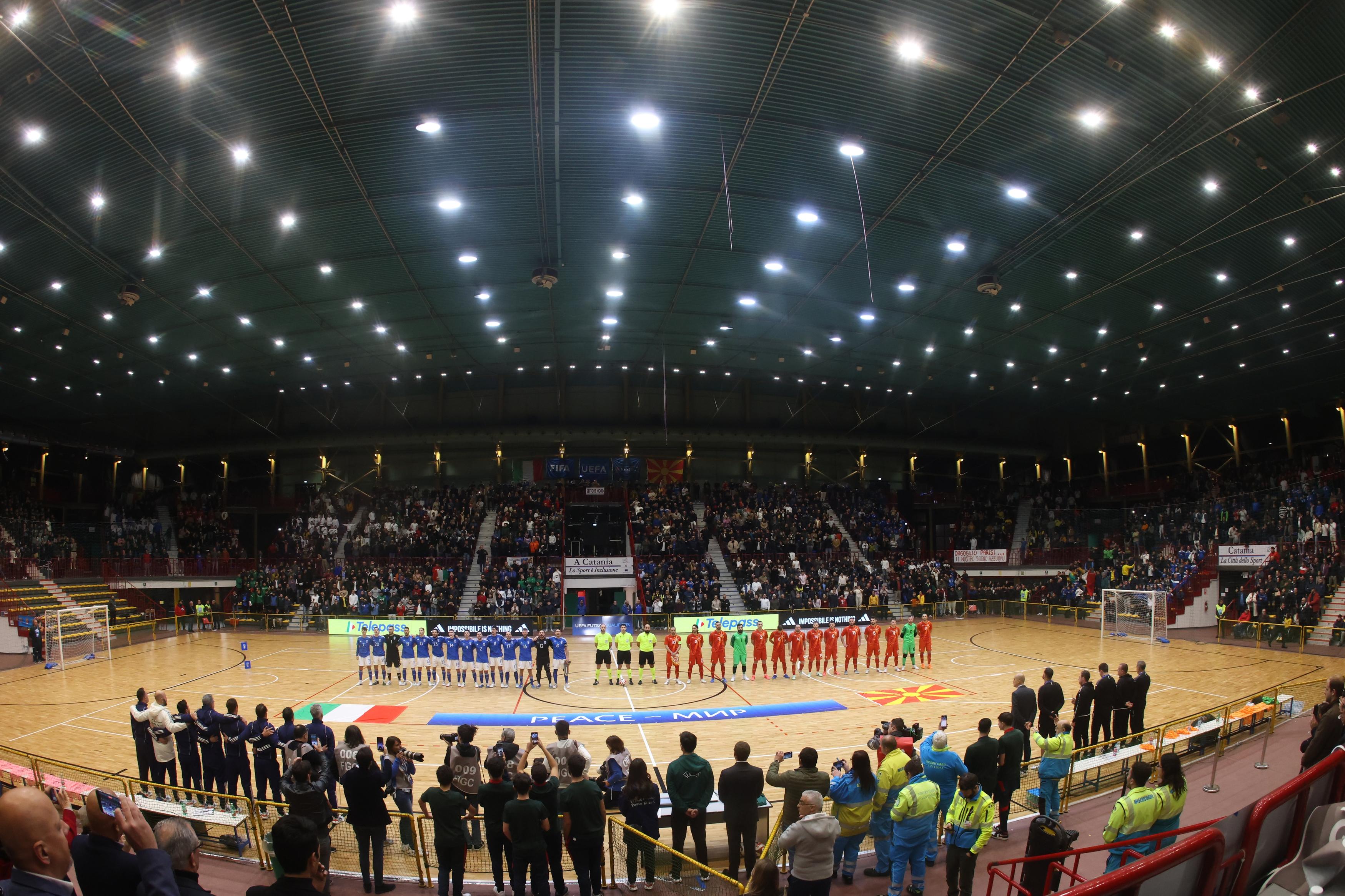 CATANIA, ITALY - MARCH 01: Players of Italy and players of North Macedonia during 2024 Futsal World Cup Qualifying match played between Italy and North Macedonia at Palacatania on March 01, 2023 in Catania, Italy. (Photo by Maurizio Lagana/Getty Images)