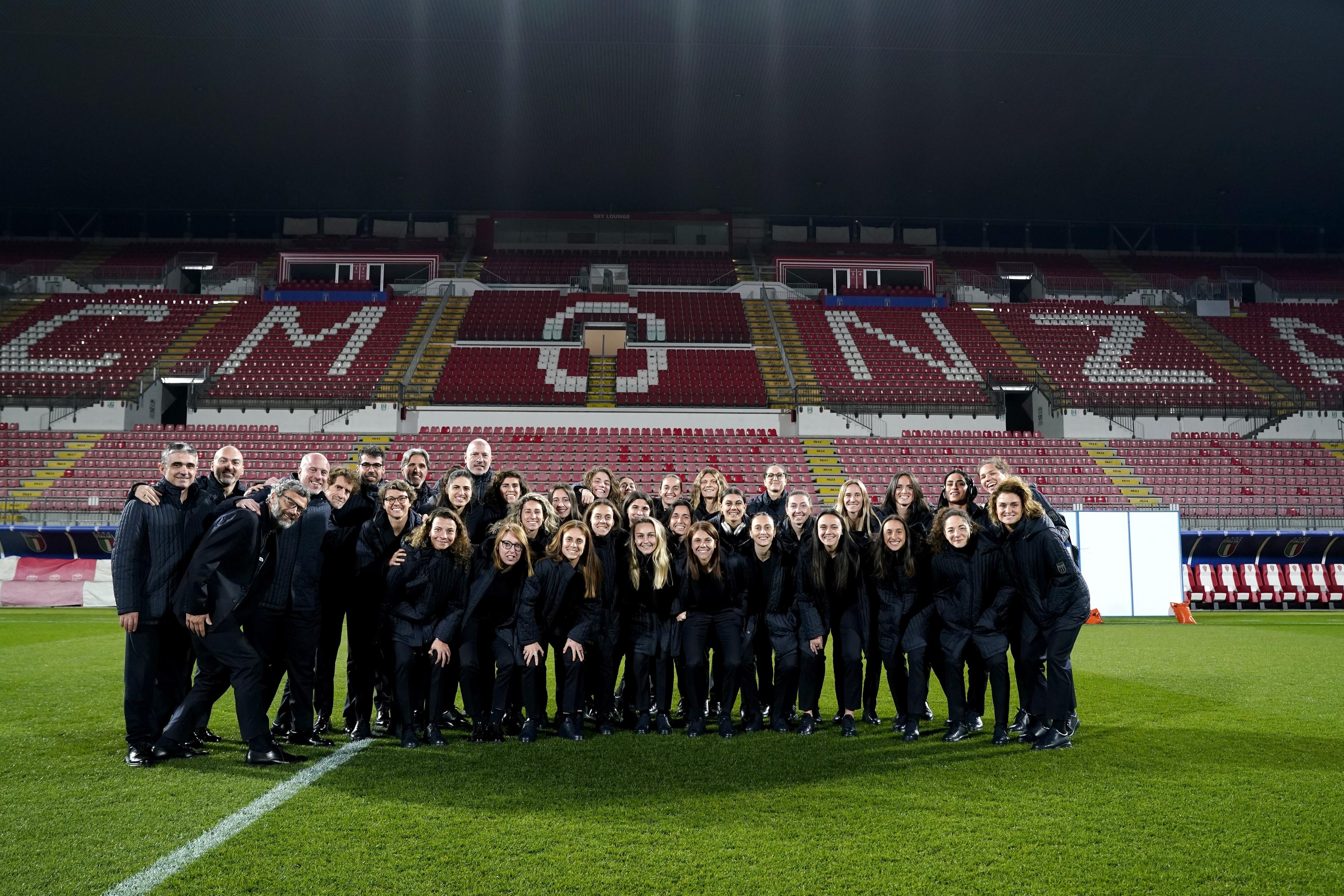 Italy Women Walk Around & Press Conference