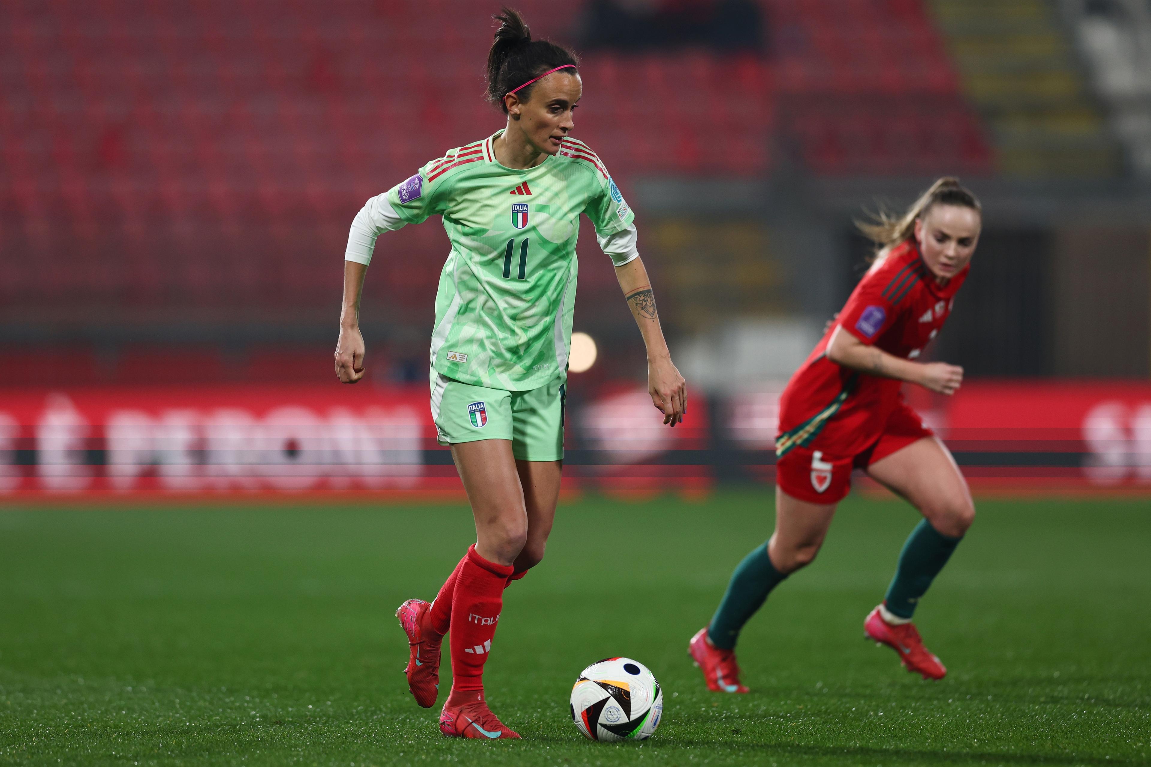 MONZA, ITALY - FEBRUARY 21: Barbara Bonansea of Italy in action during the UEFA Women's Nations League 2024/25 Group A4 MD1 match between Italy and Wales at Stadio Brianteo on February 21, 2025 in Monza, Italy. (Photo by Francesco Scaccianoce/FIGC via Getty Images)