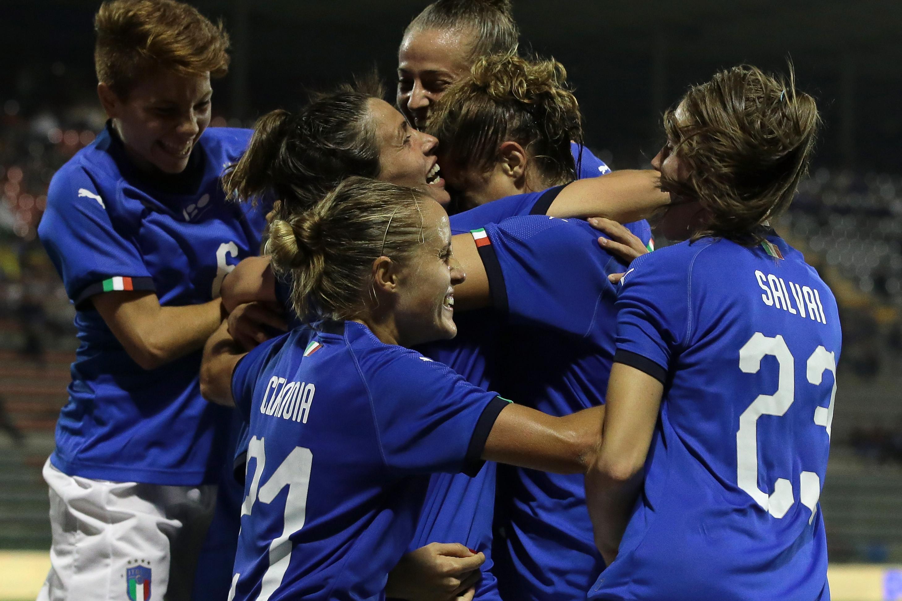 CREMONA, ITALY - OCTOBER 09:  Daniela Sabatino of Italy celebrates with her team-mates after scoring the opening goal during the International Friendly match between Italy Women and Sweden Women at Stadio Giovanni Zini on October 9, 2018 in Cremona, Italy.  (Photo by Emilio Andreoli/Getty Images)