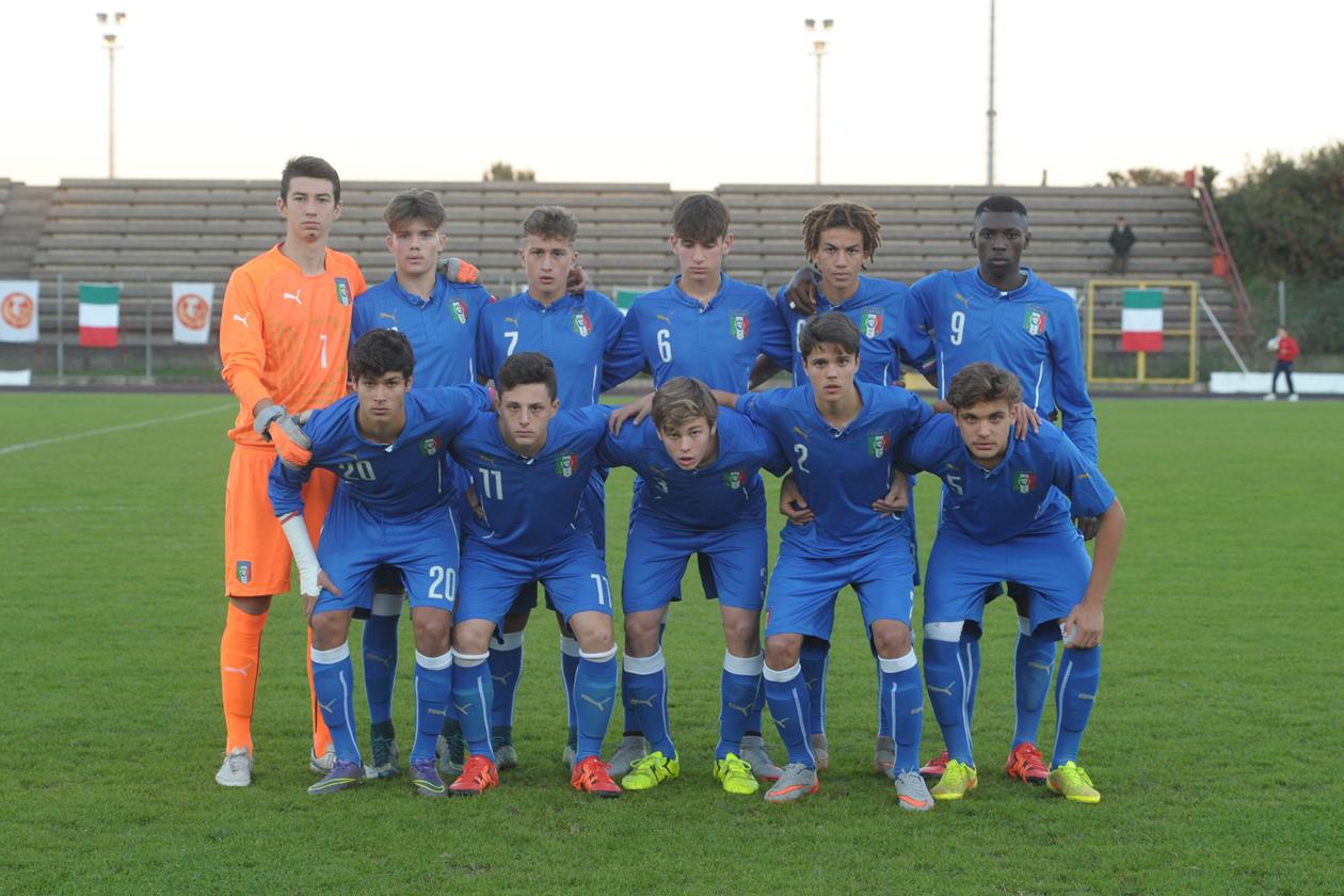 ODERZO, ITALY - OCTOBER 20:  Italy U16  players poses before the international friendly match between Italy U16 and Turkey U16 at Stadio Opitergium on October 20, 2015 in Oderzo, Italy.  (Photo by Dino Panato/Getty Images)