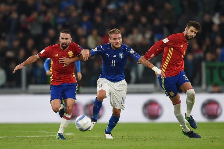 Qualificazioni al Mondiale: De Rossi risponde a Vitolo, finisce 1-1 tra Italia e Spagna