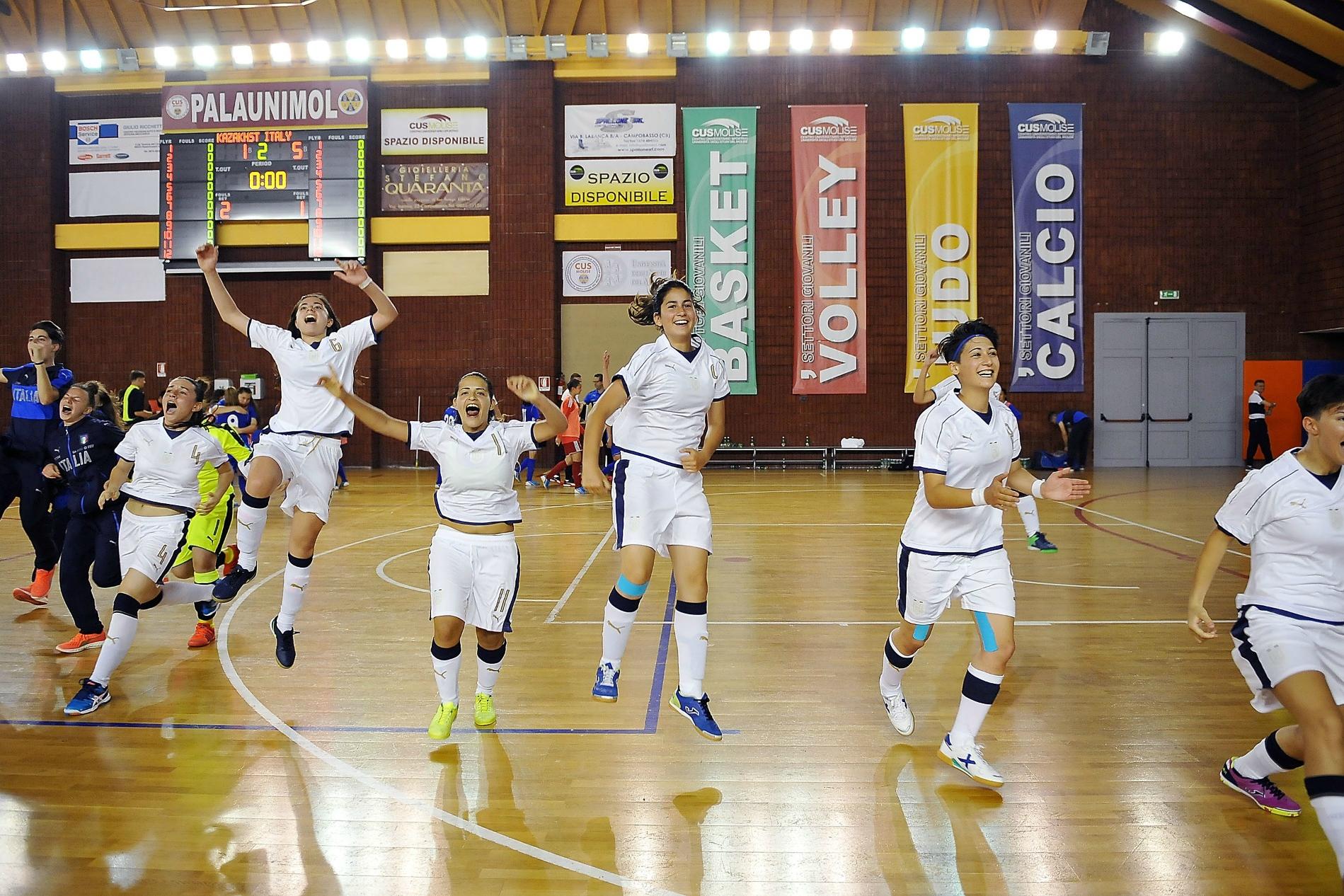CAMPOBASSO, ITALY - JUNE 22: Players of Italy celebrate the victory after the U17 Women Futsal Tournament match between Italy and Kazakhstan on June 22, 2017 in Campobasso, Italy. (Photo by Francesco Pecoraro/Getty Images)