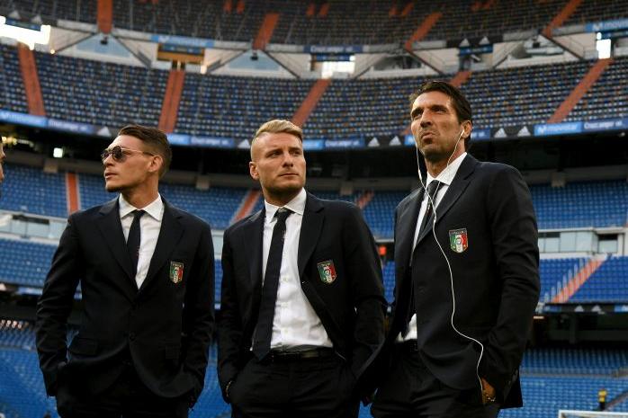 MADRID, SPAIN - SEPTEMBER 01:  (L-R) Andrea Belotti, Ciro Immobile and Gianluigi Buffon look on at Estadio Santiago Bernabeu on September 1, 2017 in Madrid, Spain.  (Photo by Claudio Villa/Getty Images)