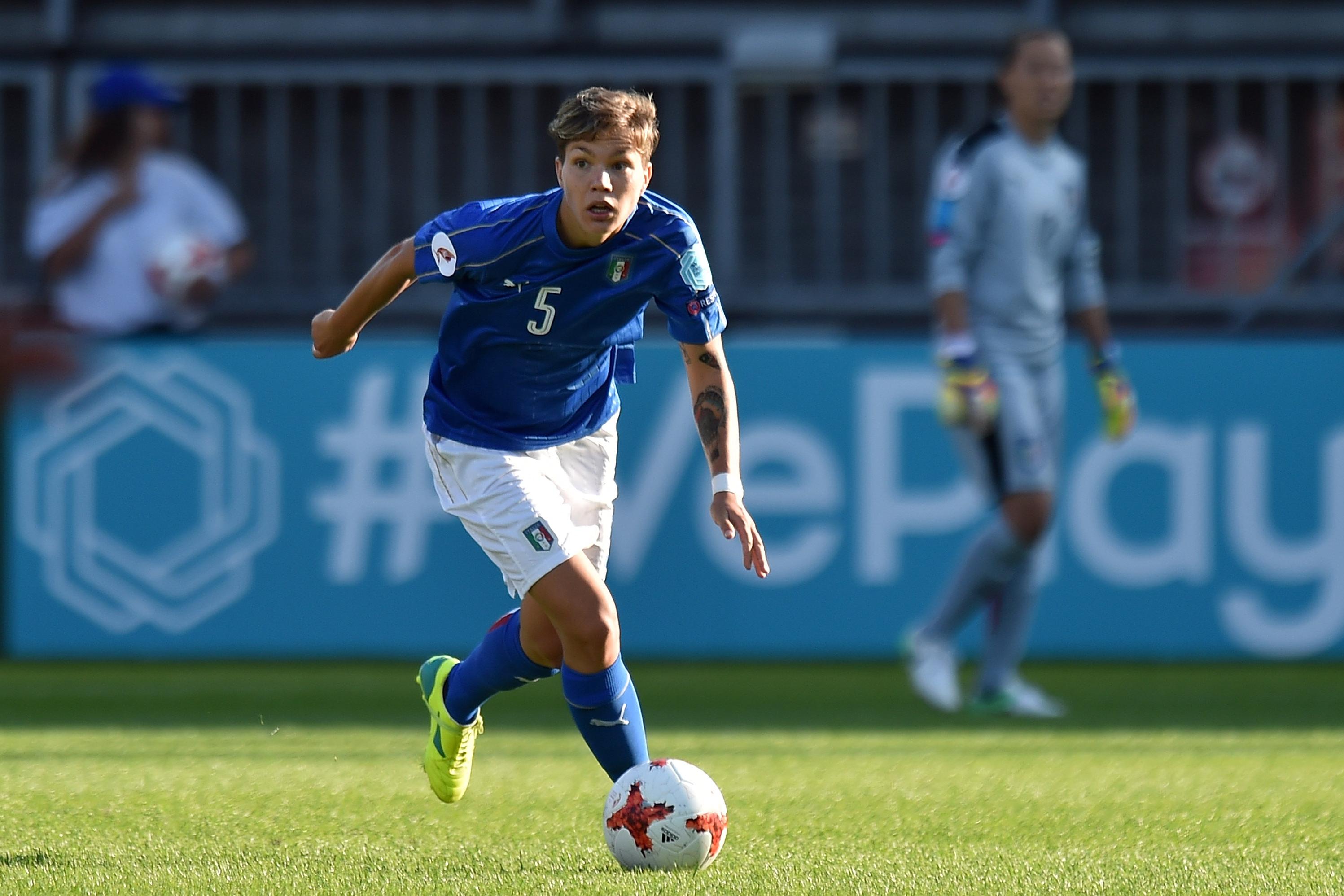 ROTTERDAM, NETHERLANDS - JULY 17:  Elena Linari of Italy in action during the UEFA Women\\'s Euro 2017 Group B match between Italy and Russia at Sparta Stadion on July 17, 2017 in Rotterdam, Netherlands.  (Photo by Tullio M. Puglia/Getty Images )