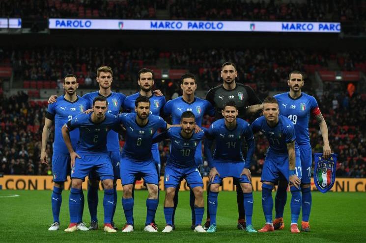 LONDON, ENGLAND - MARCH 27:  The Italy team line up prior to the International friendly football match between England and Italy at Wembley Stadium on March 27, 2018 in London, England.  (Photo by Claudio Villa/Getty Images)