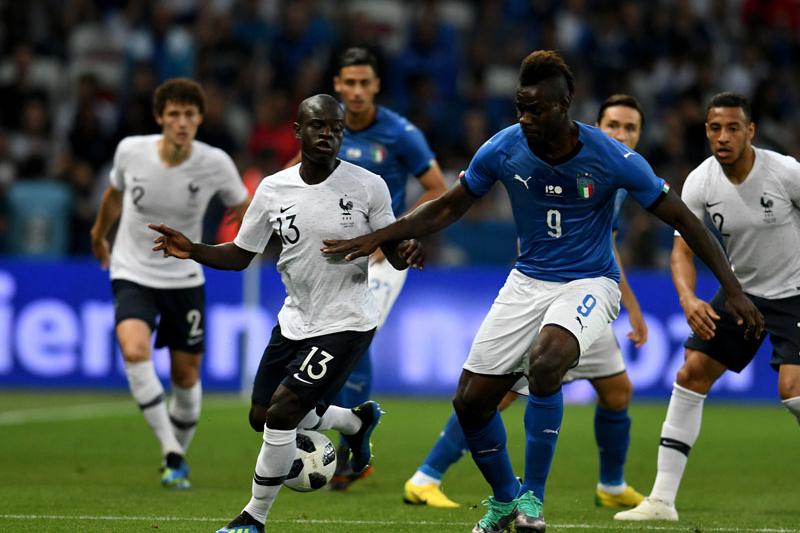 NICE, FRANCE - JUNE 01:  Mario Balotelli of Italy in action during the International Friendly match between France and Italy at Allianz Riviera Stadium on June 1, 2018 in Nice, France.  (Photo by Claudio Villa/Getty Images)