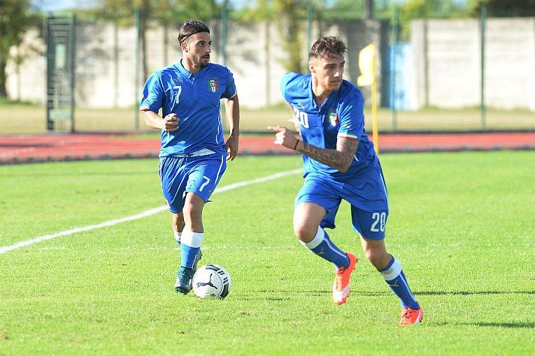 CAORLE, ITALY - OCTOBER 07:  Daniele Verde (C) and Michele Rocca of Italy U20 in action during the match between the Italy U20 v Poland U20 the 4 Nations Tournament at Stadio Giovanni Chiggiato  on October 7, 2015  in Caorle, Italy.  (Photo by Dino Panato/Getty Images)