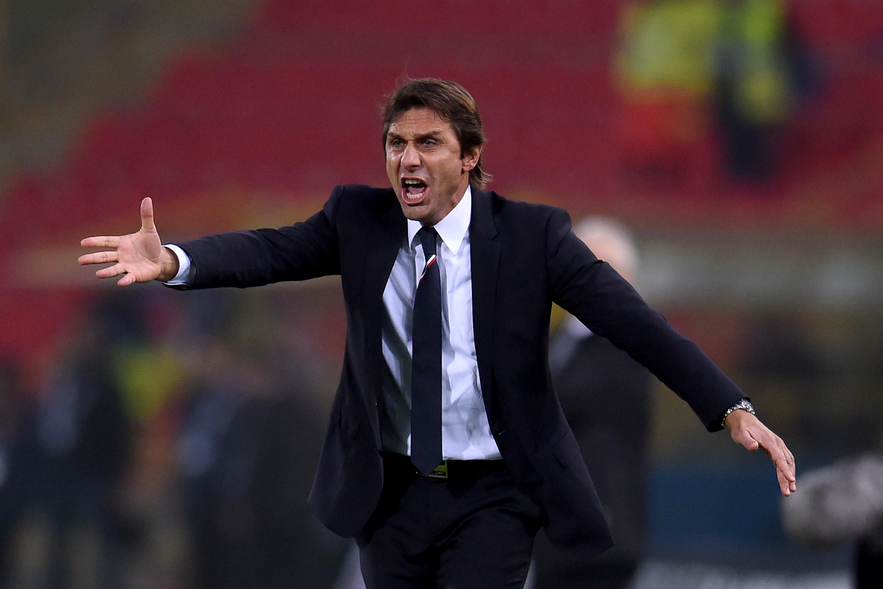 BOLOGNA, ITALY - NOVEMBER 17: Head coach Italy Antonio Conte reacts during the international friendly match between Italy and Romania at Stadio Renato Dall\\'Ara on November 17, 2015 in Bologna, Italy. (Photo by Claudio Villa/Getty Images)