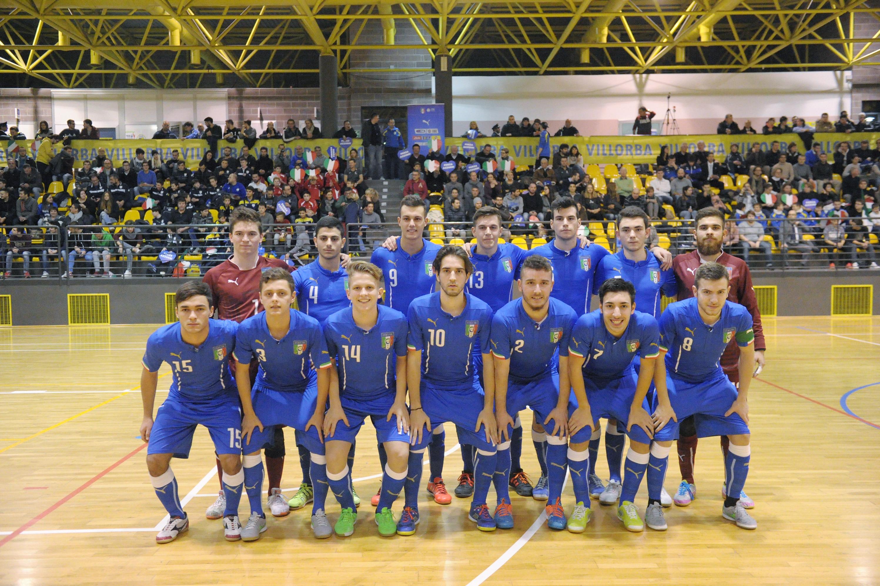VILLORBA, ITALY - DECEMBER 22:  Italy players poses a prior the  U21 Futsal international frienldy match between Italy and Slovenia on December 22, 2015 in Villorba, Italy.  (Photo by Dino Panato/Getty Images)