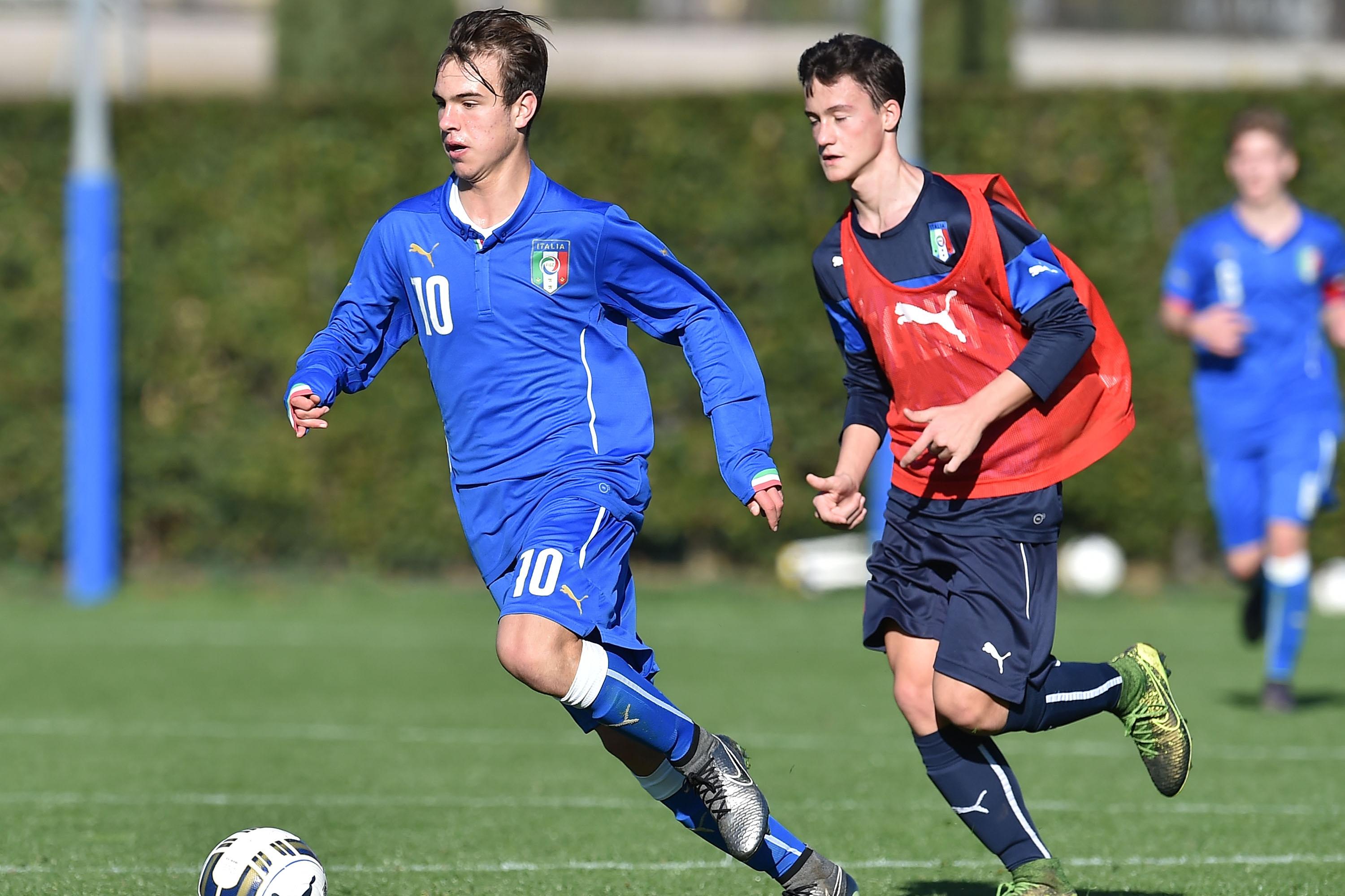 FLORENCE, ITALY - JANUARY 13: Players in action during stage of Italy Under 15 at Coverciano on January 13, 2016 in Florence, Italy. (Photo by Giuseppe Bellini/Getty Images)
