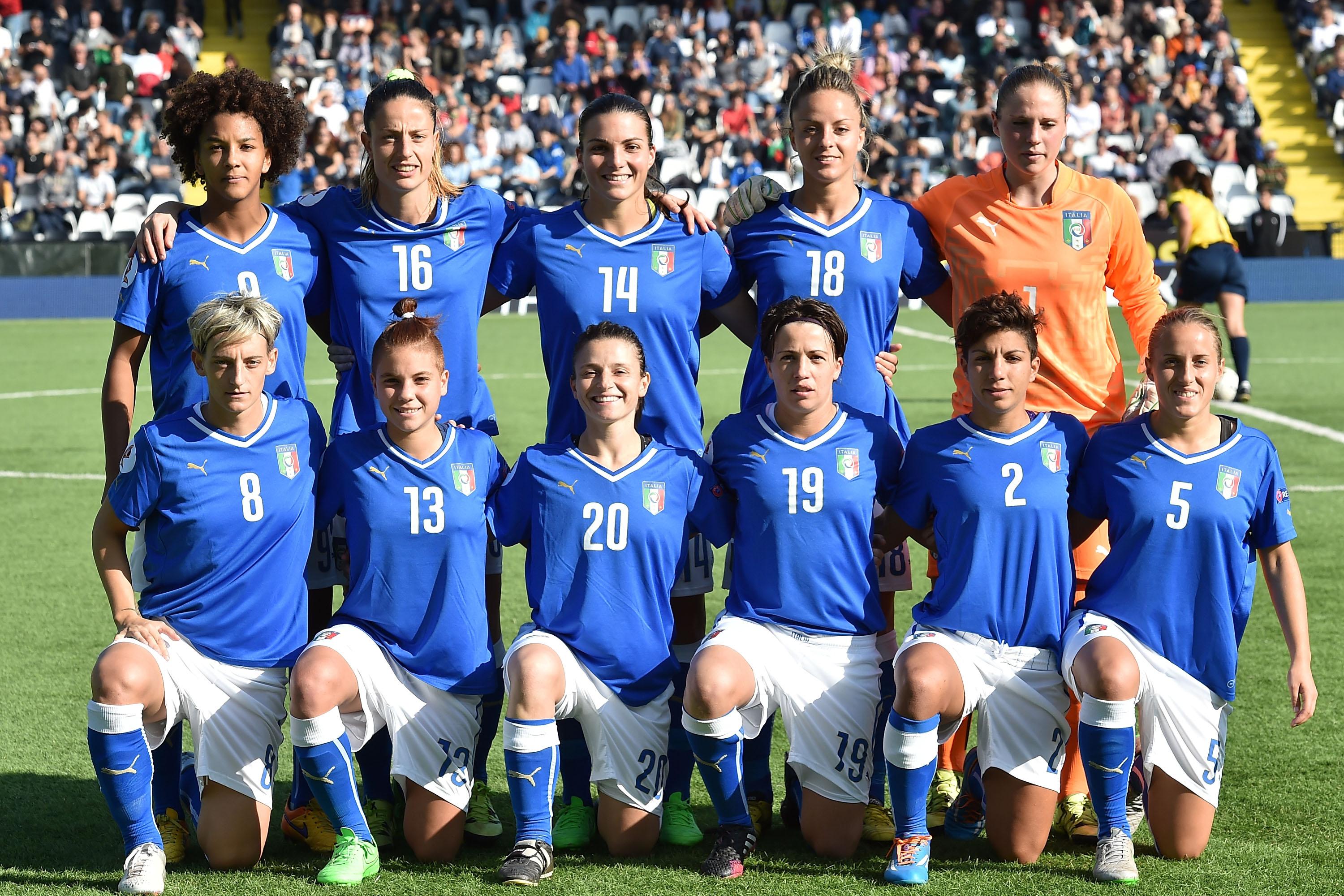 CESENA, ITALY - OCTOBER 24: Team of Italy before the UEFA Women\\'s Euro 2017 Qualifier between Italy and Switzerland at Dino Manuzzi Stadium on October 24, 2015 in Cesena, Italy. (Photo by Giuseppe Bellini/Getty Images)