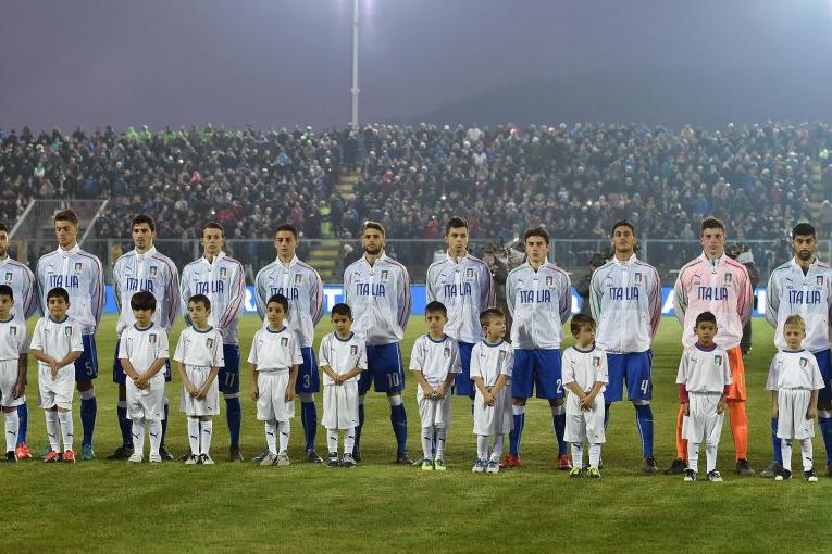 L\\'AQUILA, ITALY - NOVEMBER 17: Team of Italy before the 2017 UEFA European U21 Championships Qualifier between Italy U21 and Lithuania U21 at Stadio Teofilo Patini on November 17, 2015 in Castel di Sangro near L\\'Aquila, Italy. (Photo by Giuseppe Bellini/Getty Images)
