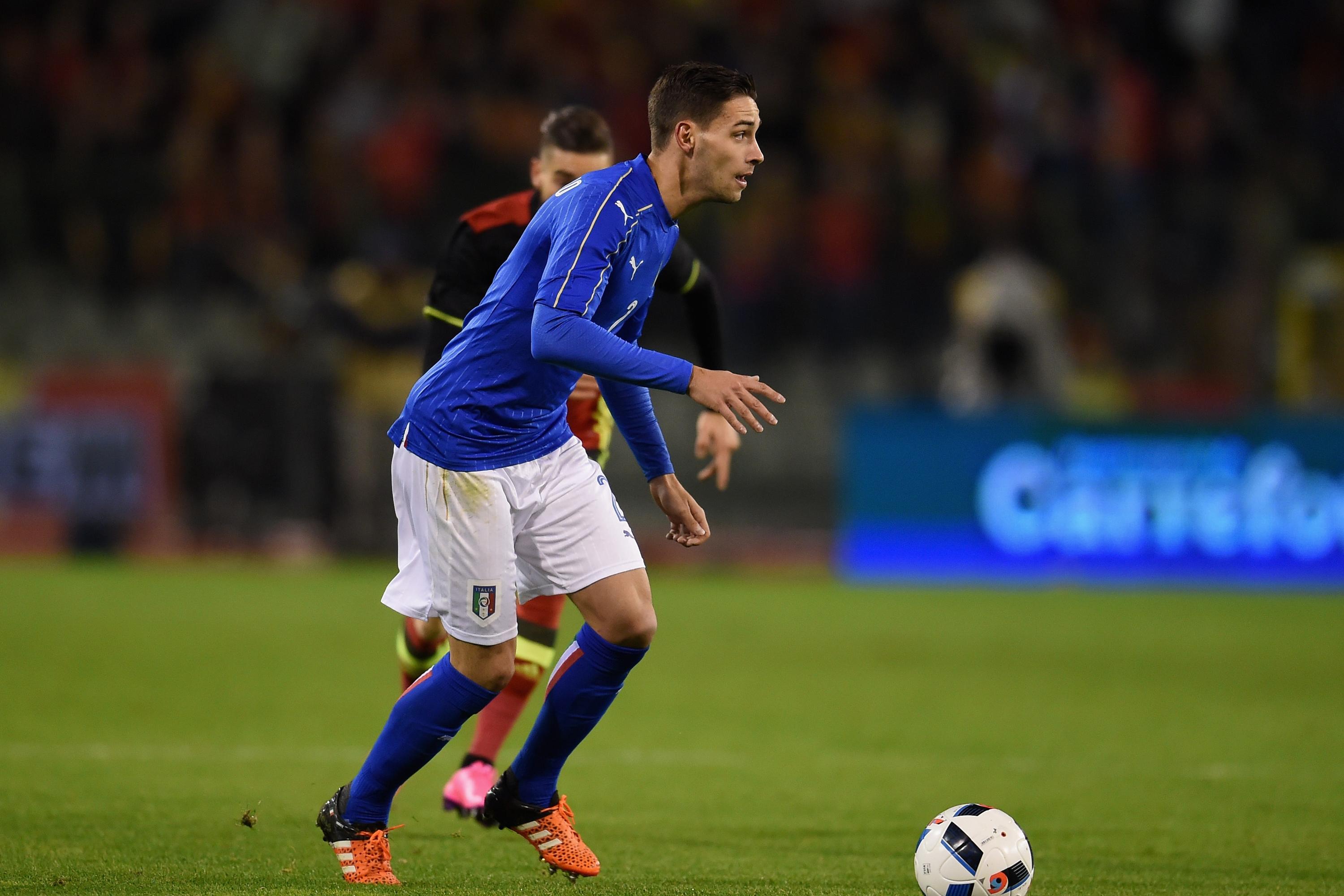\"BRUSSELS, BELGIUM - NOVEMBER 13: Mattia De Sciglio of Italy in action during the international friendly match between Belgium and Italy at King Baudouin Stadium on November 13, 2015 in Brussels, Belgium. (Photo by Claudio Villa/Getty Images)\"