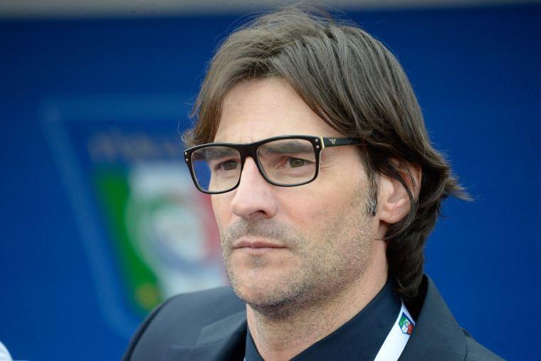 \"PADOVA, ITALY - MARCH 27: head coach Paolo Vanoli of Italy U19 looks on during the UEFA European U19 Championship Elite Round match between Italy and Switzerland at Stadio Euganeo on March 27, 2016 in Padova, Italy. (Photo by Dino Panato/Getty Images)\"