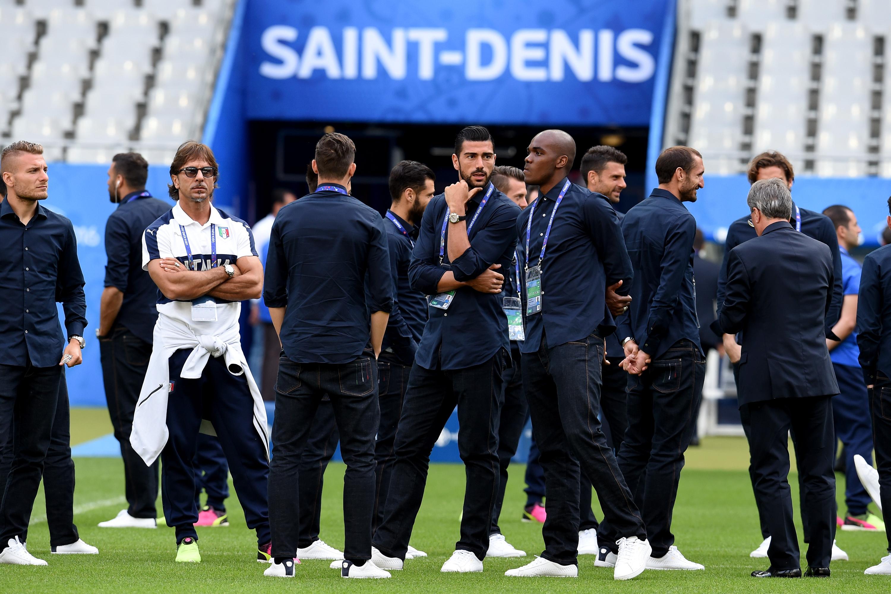 PARIS, FRANCE - JUNE 26: Graziano Pelle (C) attends Italy Pitch Walkabout at Stade de France on June 26, 2016 in Paris, France. (Photo by Claudio Villa/Getty Images)