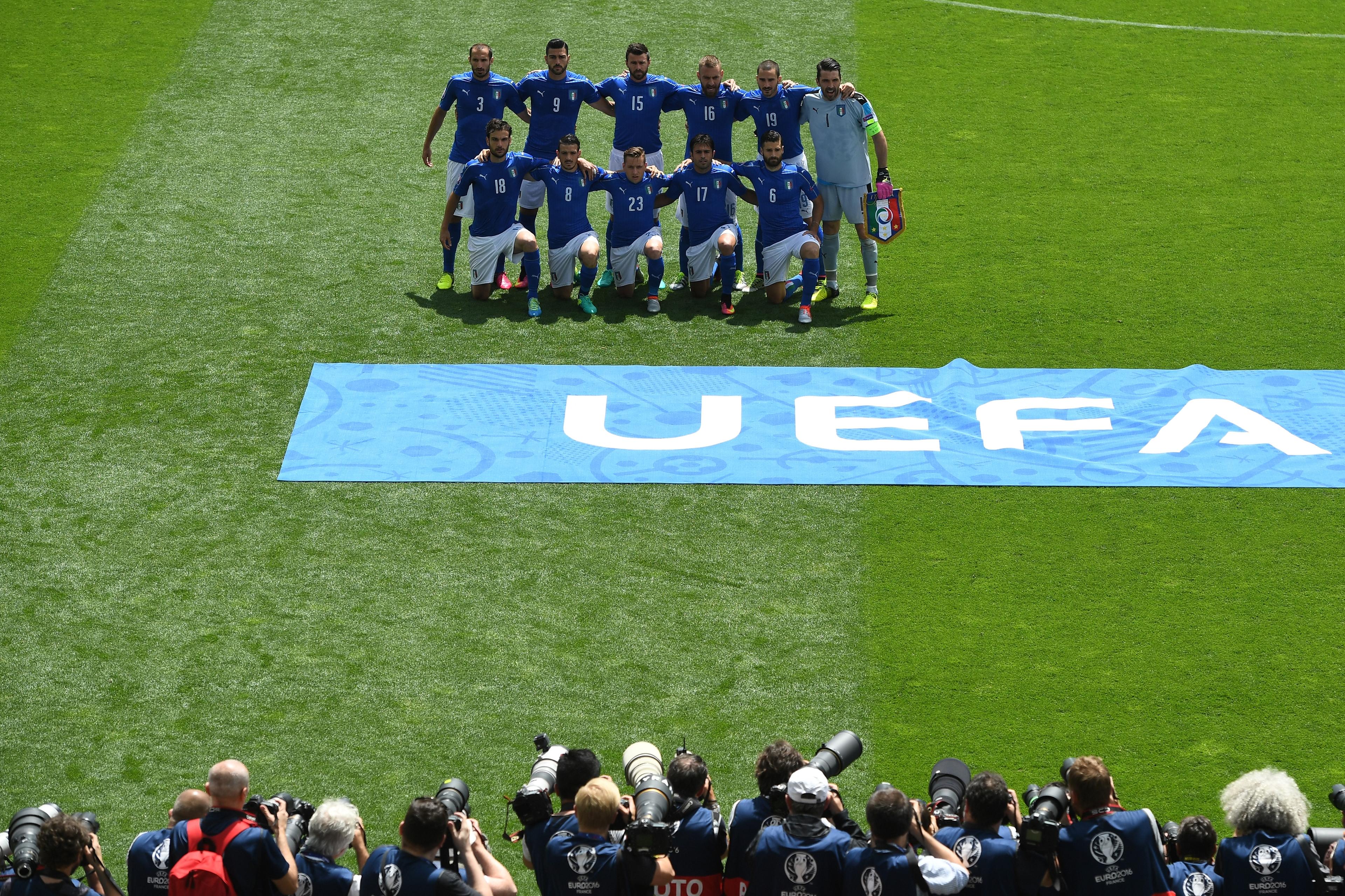 TOULOUSE, FRANCE - JUNE 17: Photographers line up to take photographs of the italian team during the UEFA EURO 2016 Group E match between Italy and Sweden at Stadium Municipal on June 17, 2016 in Toulouse, France. (Photo by Dennis Grombkowski/Getty Images)