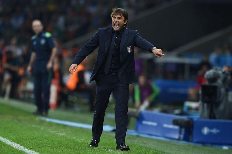 LILLE, FRANCE - JUNE 22:  Antonio Conte head coach of Italy gestures during the UEFA EURO 2016 Group E match between Italy and Republic of Ireland at Stade Pierre-Mauroy on June 22, 2016 in Lille, France.  (Photo by Claudio Villa/Getty Images)