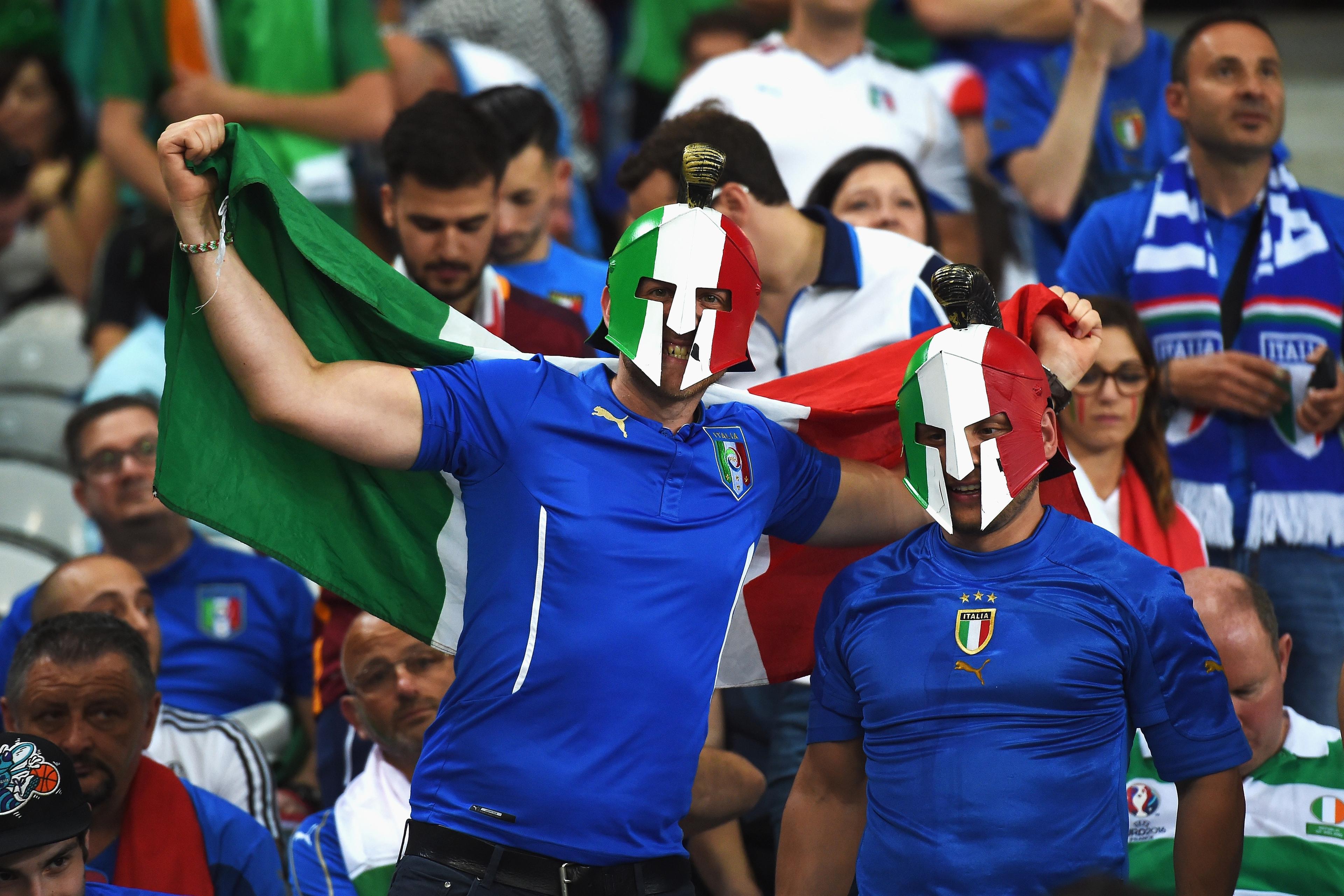 LILLE, FRANCE - JUNE 22:  Italy fans enjoy the atmosphere prior to the UEFA EURO 2016 Group E match between Italy and Republic of Ireland at Stade Pierre-Mauroy on June 22, 2016 in Lille, France.  (Photo by Claudio Villa/Getty Images)