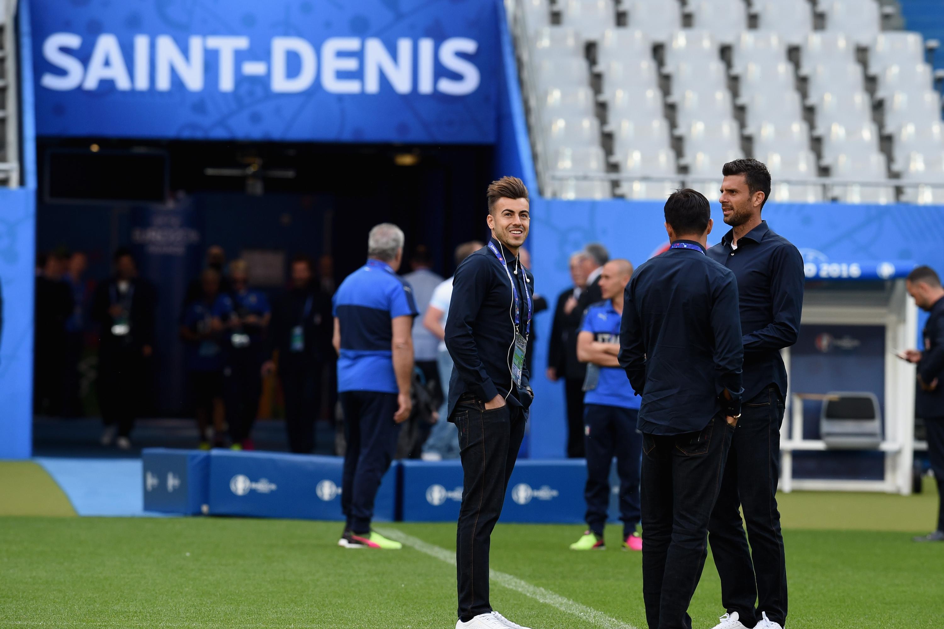 PARIS, FRANCE - JUNE 26:  Stephan El Shaarawy (L) attends Italy Pitch Walkabout at Stade de France on June 26, 2016 in Paris, France.  (Photo by Claudio Villa/Getty Images)