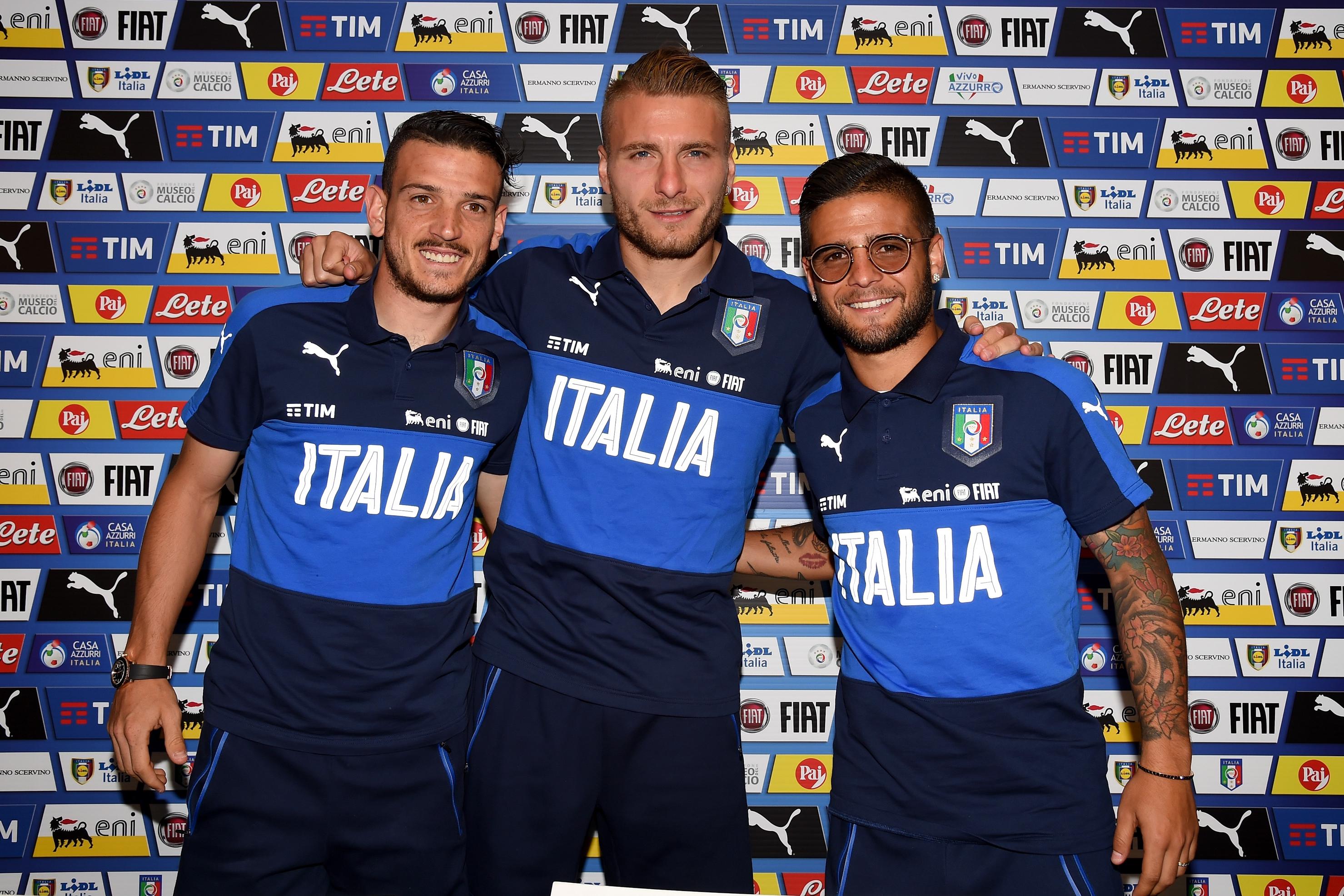 MONTPELLIER, FRANCE - JUNE 29:  (L-R) Alessandro Florenzi, Ciro Immobile and Lorenzo Insigne of Italy pose for a photo prior to press conference at Casa Azzurri on June 29, 2016 in Lyon, France.  (Photo by Claudio Villa/Getty Images)