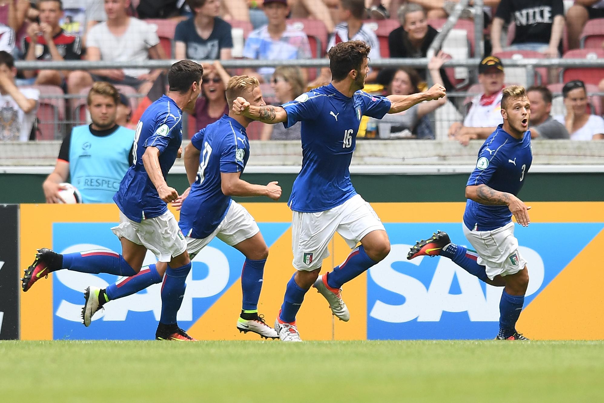 STUTTGART, GERMANY - JULY 11: Federico Dimarco of Italy (R) celebrates his team\\'s first goal with team mates during the UEFA Under19 European Championship match between U19 Germany and U19 Italy at Mercedes-Benz Arena on July 11, 2016 in Stuttgart, Germany. (Photo by Daniel Kopatsch/Bongarts/Getty Images)