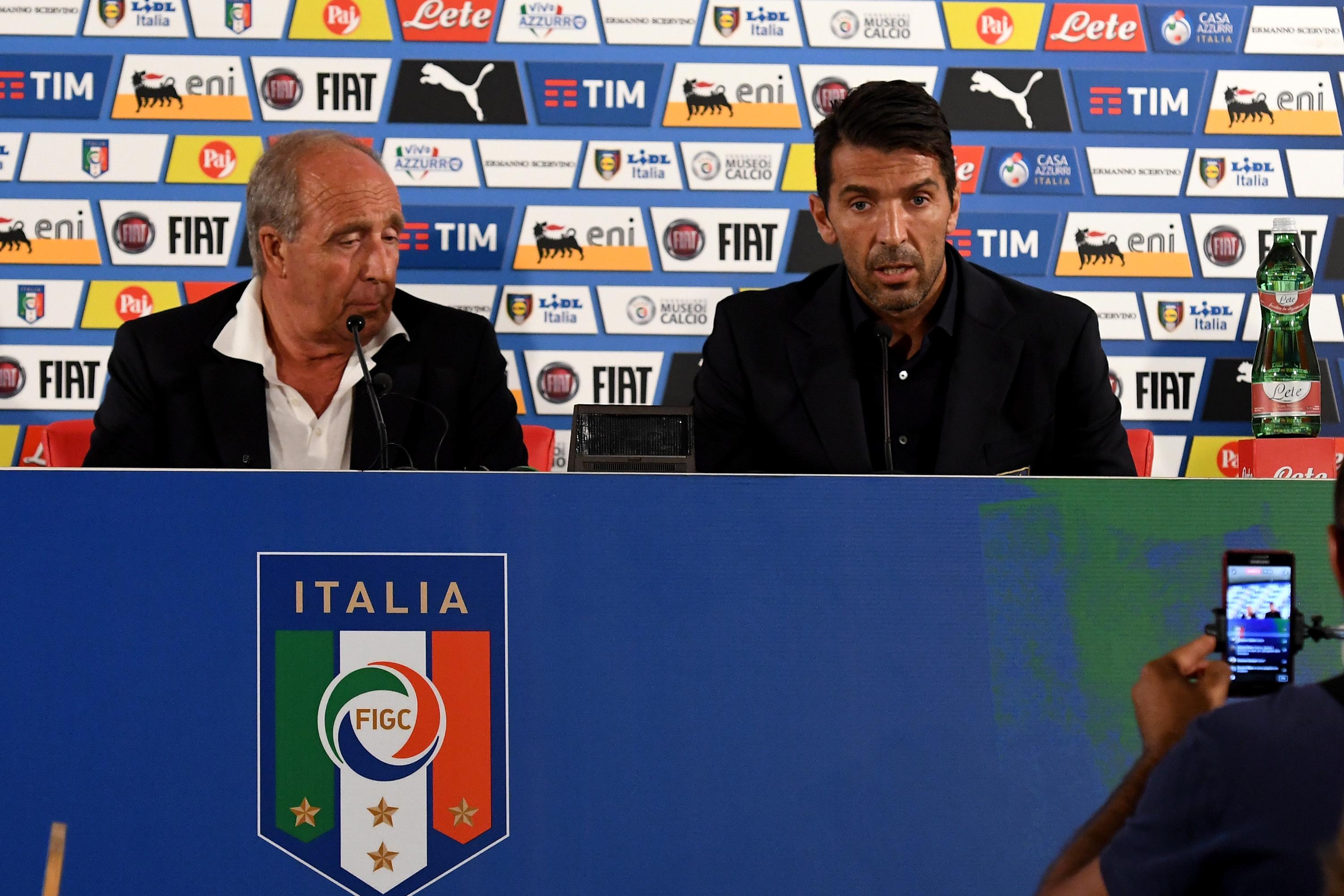 BARI, ITALY - AUGUST 31:  Head coach Italy Gian Piero Ventura (L) and Gianluigi Buffon speak with the media during a press conference at Stadio San Nicola on August 31, 2016 in Bari, Italy.  (Photo by Claudio Villa/Getty Images)