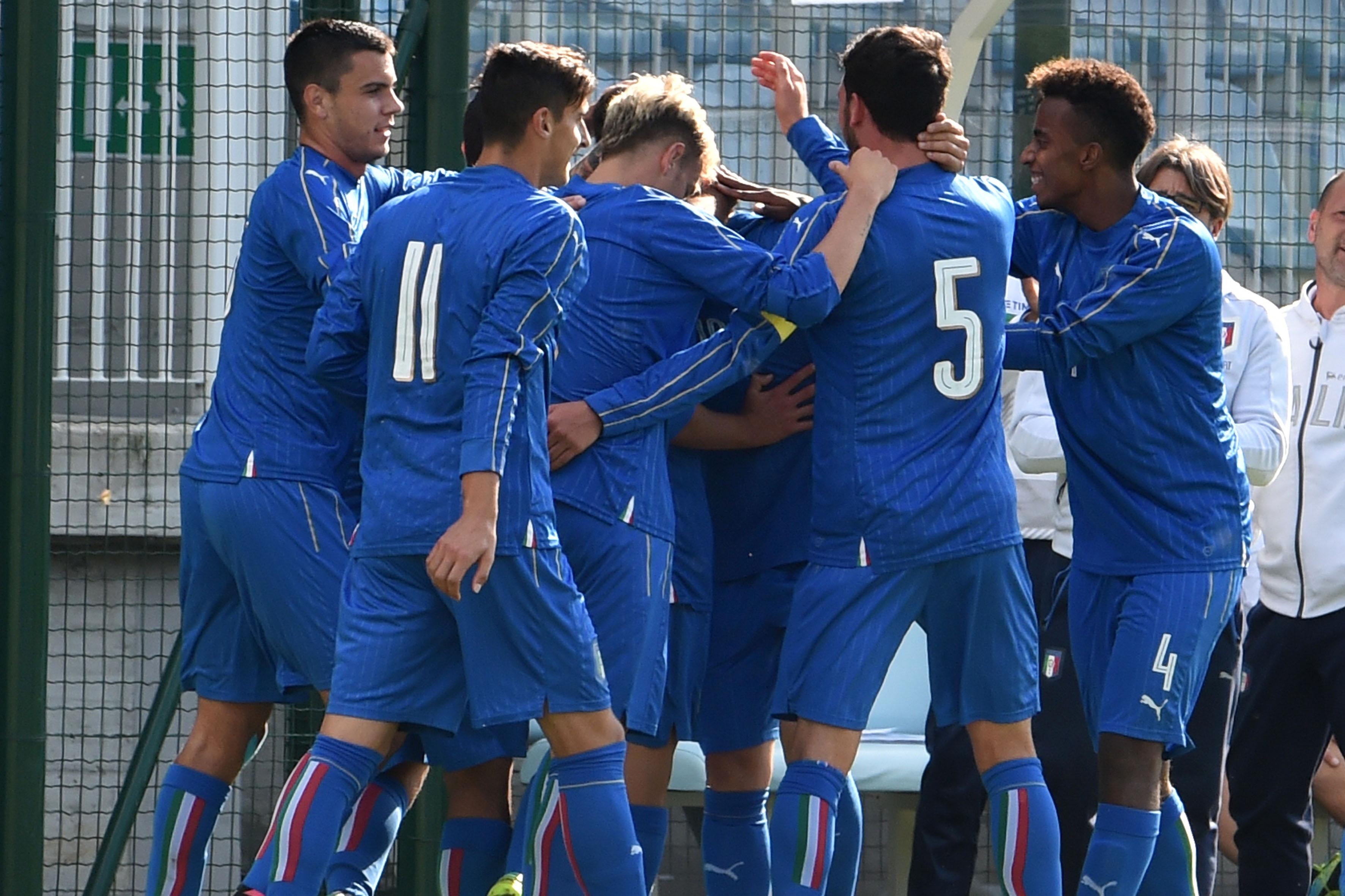 GORGONZOLA, ITALY - OCTOBER 06:  Italy celebrates during the Four Nations Tourmament match between Italy U20 and Poland U20 on October 6, 2016 in Gorgonzola, Italy.  (Photo by Getty Images/Getty Images)