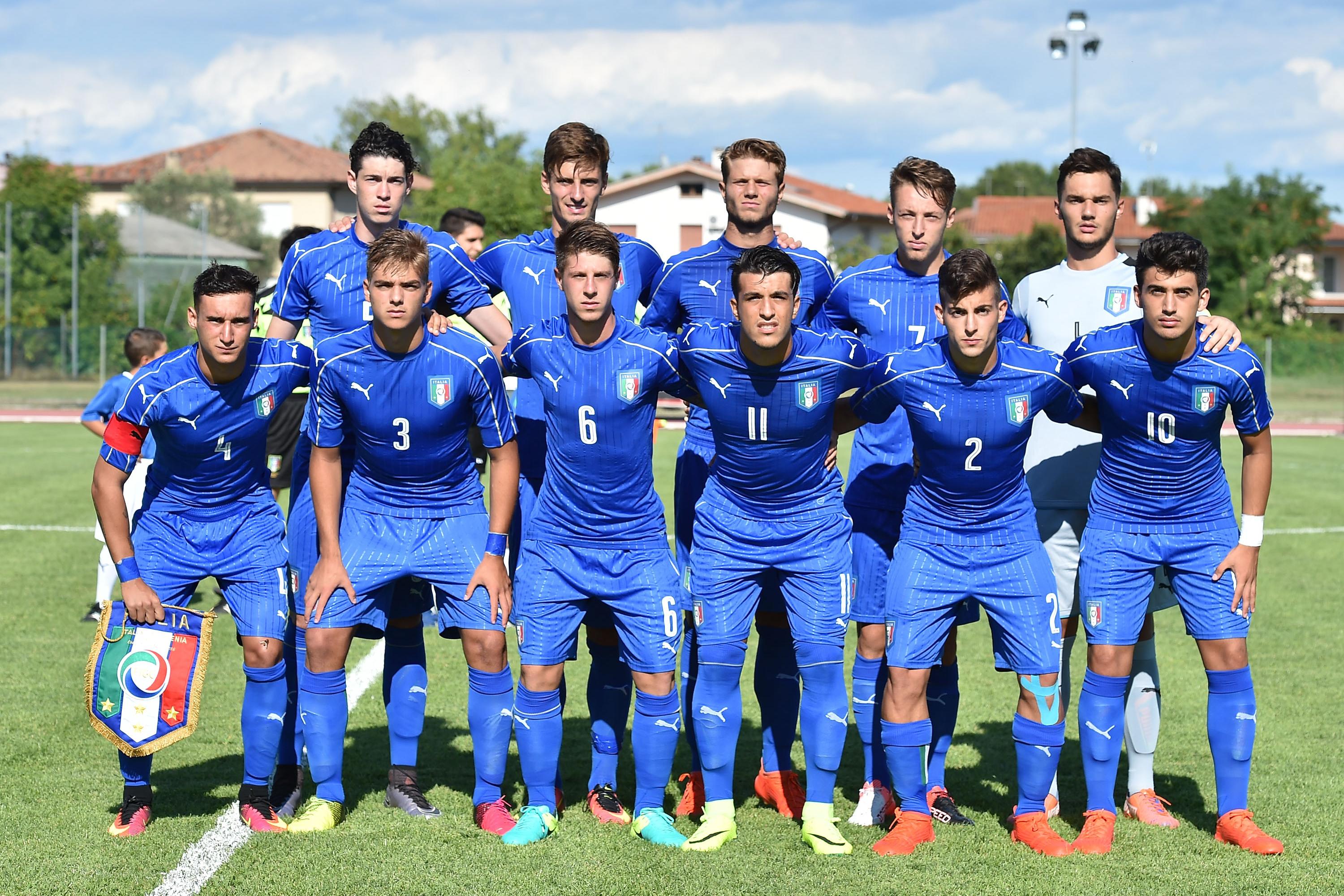 PALMANOVA, ITALY - AUGUST 11:  Team of Italy U18 prior the international friendly match between Italy U18 and Slovenia U18 on August 11, 2016 in Codroipo near Palmanova, Italy.  (Photo by Giuseppe Bellini/Getty Images)