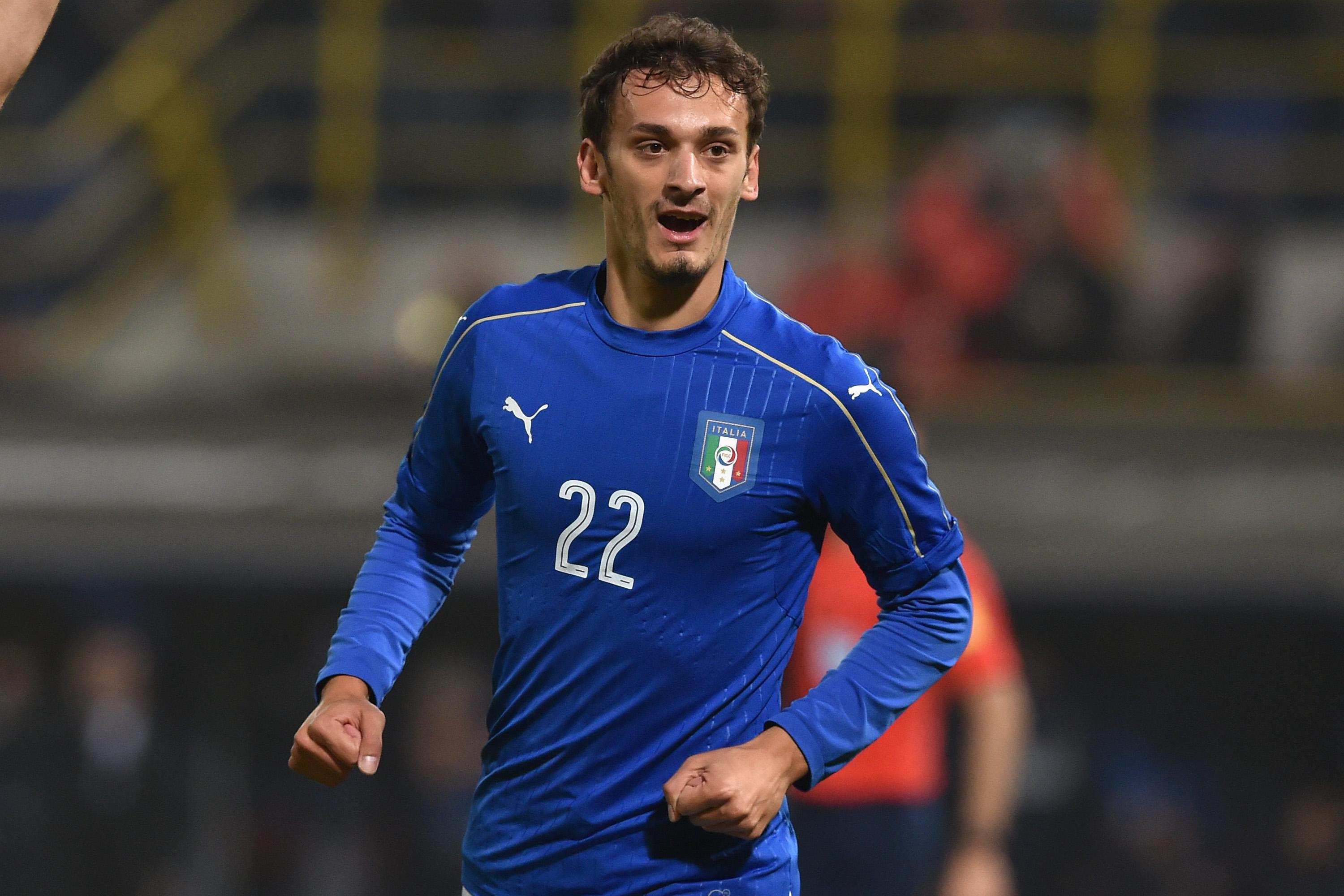 BOLOGNA, ITALY - NOVEMBER 17:  Manolo Gabbiadini of Italy celebrates after scoring the opening goal during the international friendly match between Italy and Romania at Stadio Renato Dall\\'Ara on November 17, 2015 in Bologna, Italy.  (Photo by Valerio Pennicino/Getty Images)