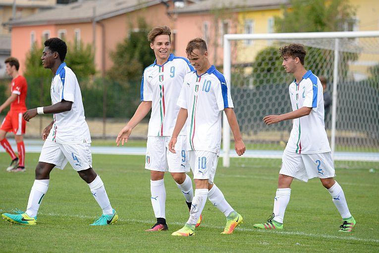 GAVARDO, ITALY - SEPTEMBER 06:  Alessio Riccardi of Italy U16 celebrates after scoring scoring his team\\'s fourth  goal during the international friedly match between Italy U16 and Switzerland U16 at stadio Wojtyla on September 6, 2016 in Gavardo, Italy.  (Photo by Dino Panato/Getty Images)