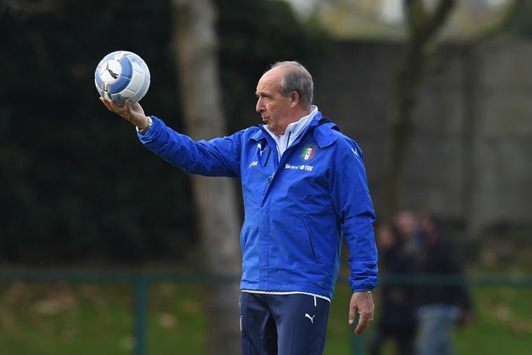 CAIRATE, ITALY - NOVEMBER 13:  Head coach of Italy Giampiero Ventura reacts during a training session at Milanello on November 13, 2016 in Cairate, Italy.  (Photo by Claudio Villa/Getty Images)