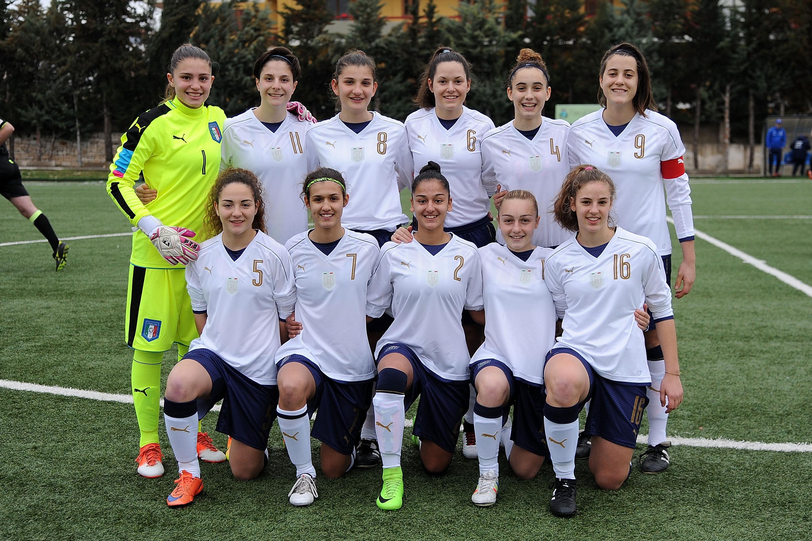BARI, ITALY - FEBRUARY 26: Team of Italy before the Women U17 International Friendly match between Italy and Czech  Republic on February 26, 2017 in Bitetto near Bari, Italy.  (Photo by Francesco Pecoraro/Getty Images)