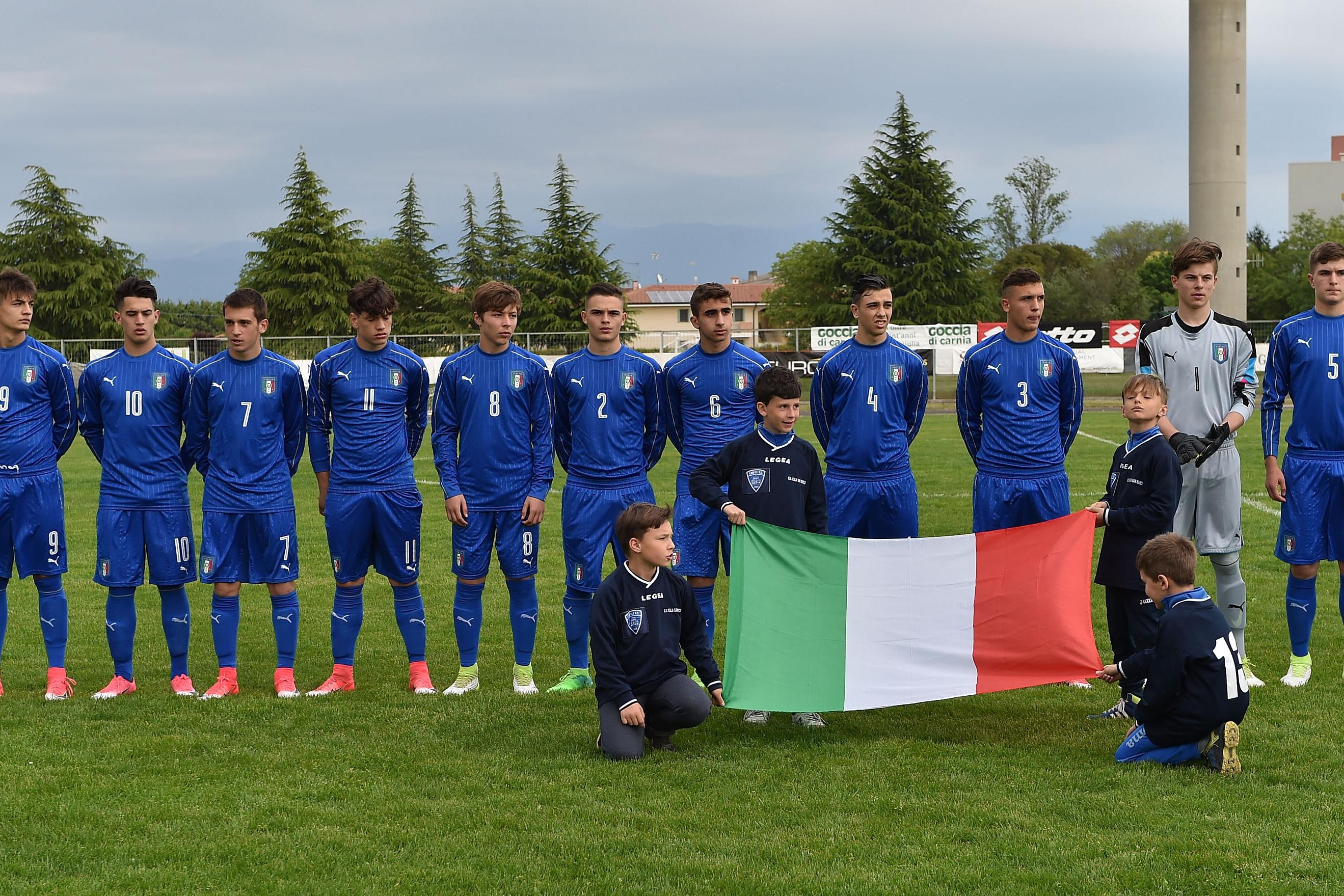 GRADISCA D\\'ISONZO, ITALY - APRIL 25: Team of Italy U15 prior the Torneo delle Nazioni match between Italy U15 and Portugal U15 on April 25, 2017 in Gradisca d\\'Isonzo, Italy. (Photo by Giuseppe Bellini/Getty Images)