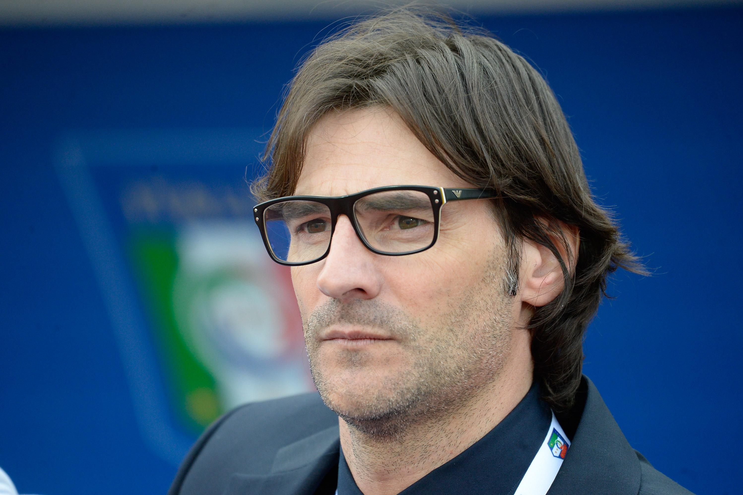 PADOVA, ITALY - MARCH 27: head coach Paolo Vanoli of Italy U19 looks on during the UEFA European U19 Championship Elite Round match between Italy and Switzerland at Stadio Euganeo on March 27, 2016 in Padova, Italy. (Photo by Dino Panato/Getty Images)