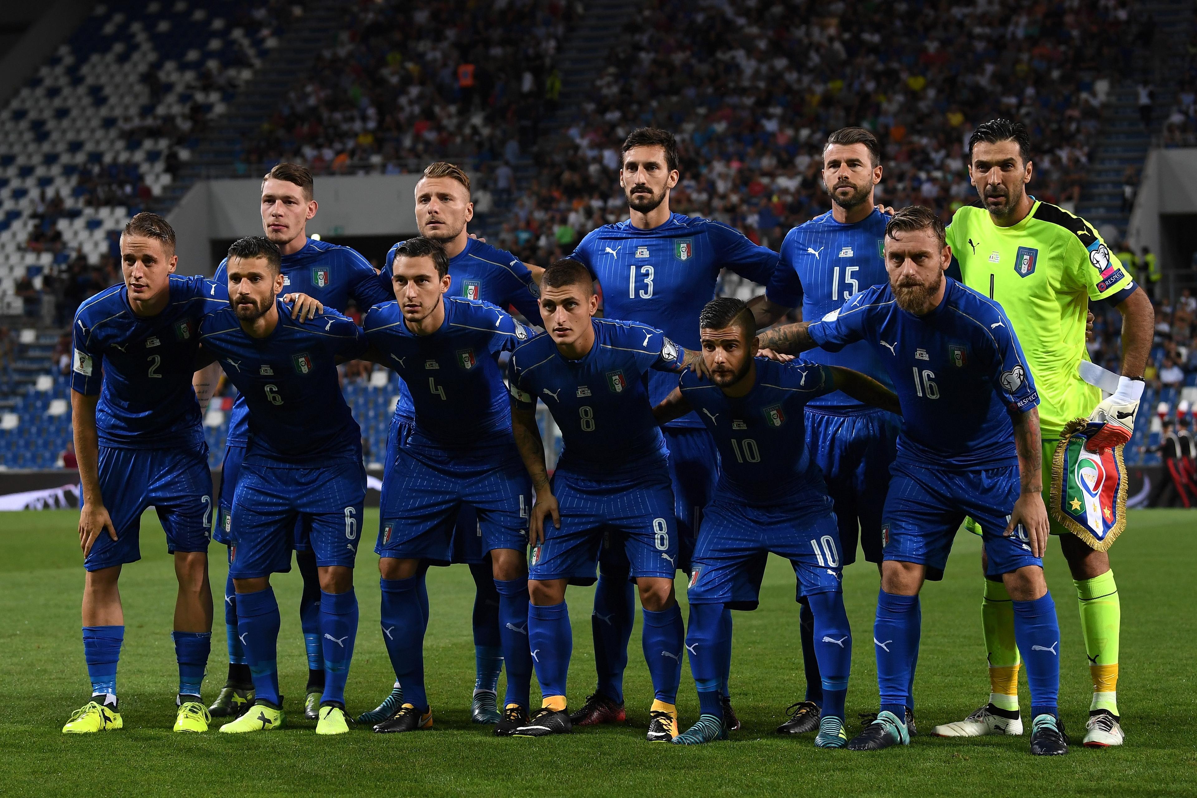 REGGIO NELL\\'EMILIA, ITALY - SEPTEMBER 05: Team of Italy line up during the FIFA 2018 World Cup Qualifier between Italy and Israel at Mapei Stadium - Citta\\' del Tricolore on September 5, 2017 in Reggio nell\\'Emilia, Italy . (Photo by Valerio Pennicino/Getty Images)