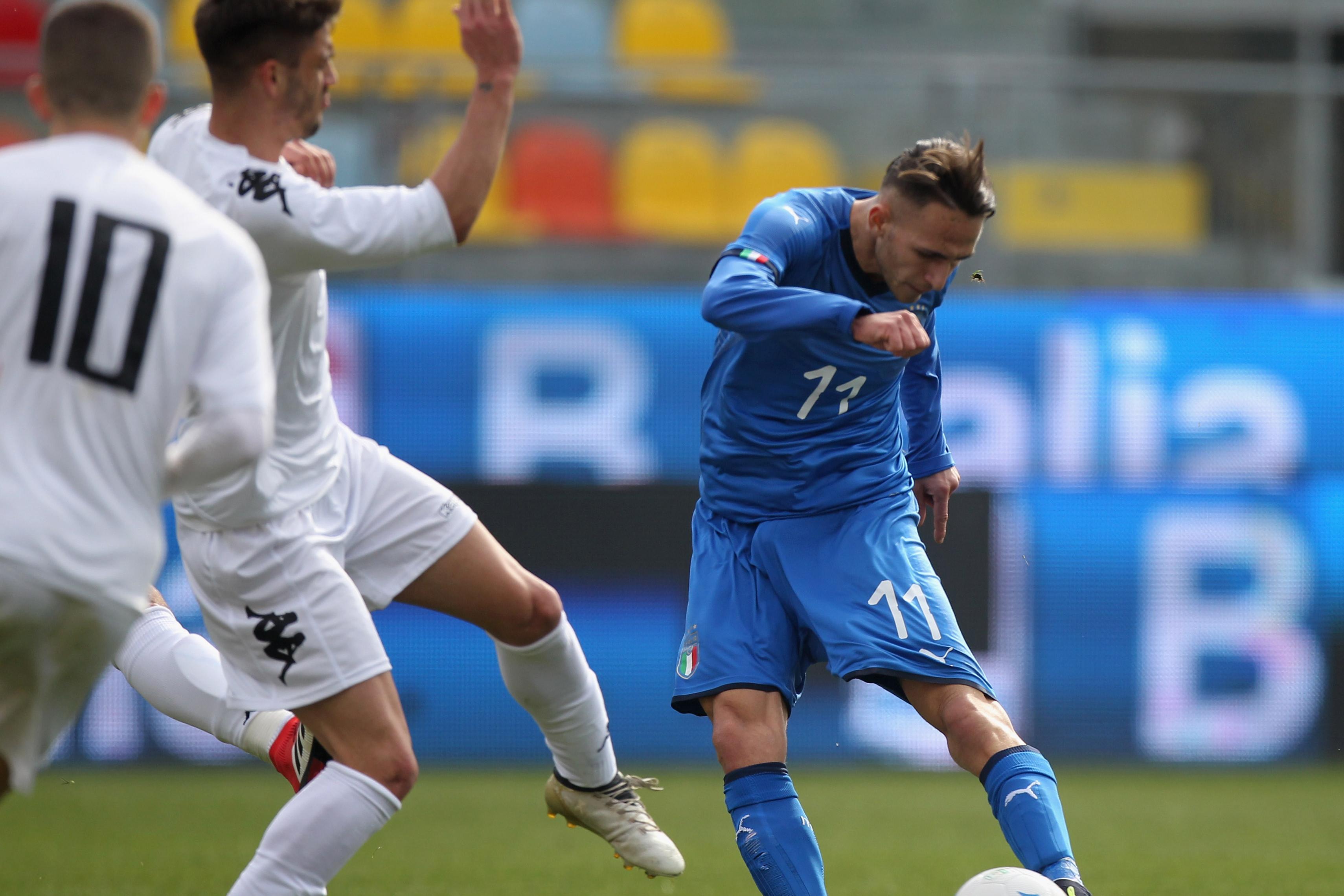 FROSINONE, ITALY - FEBRUARY 13: Simone Edera of Italy U20 scores the opening goal during the friendly match between Italy U20 and Team Lega B on February 13, 2018 in Frosinone, Italy. (Photo by Paolo Bruno/Getty Images)
