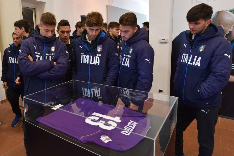 BIELLA, ITALY - MARCH 21:  Italy U18 players attend during the Italy U18 visit at The \\'Silvio Piola\\' Exhibition on March 21, 2018 in Biella, Italy.  (Photo by Valerio Pennicino/Getty Images)