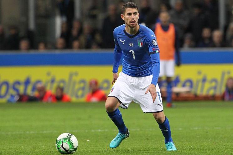MILAN, ITALY - NOVEMBER 13:  Jorge Luiz Frello Jorginho of Italy in action during the FIFA 2018 World Cup Qualifier Play-Off: Second Leg between Italy and Sweden at San Siro Stadium on November 13, 2017 in Milan,  (Photo by Marco Luzzani/Getty Images)