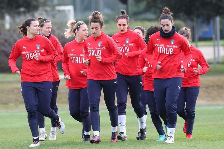 FLORENCE, ITALY - FEBRUARY 05: Players of Italy U23 women during the training session at Coverciano on February 5, 2018 in Florence, Italy.  (Photo by Gabriele Maltinti/Getty Images)