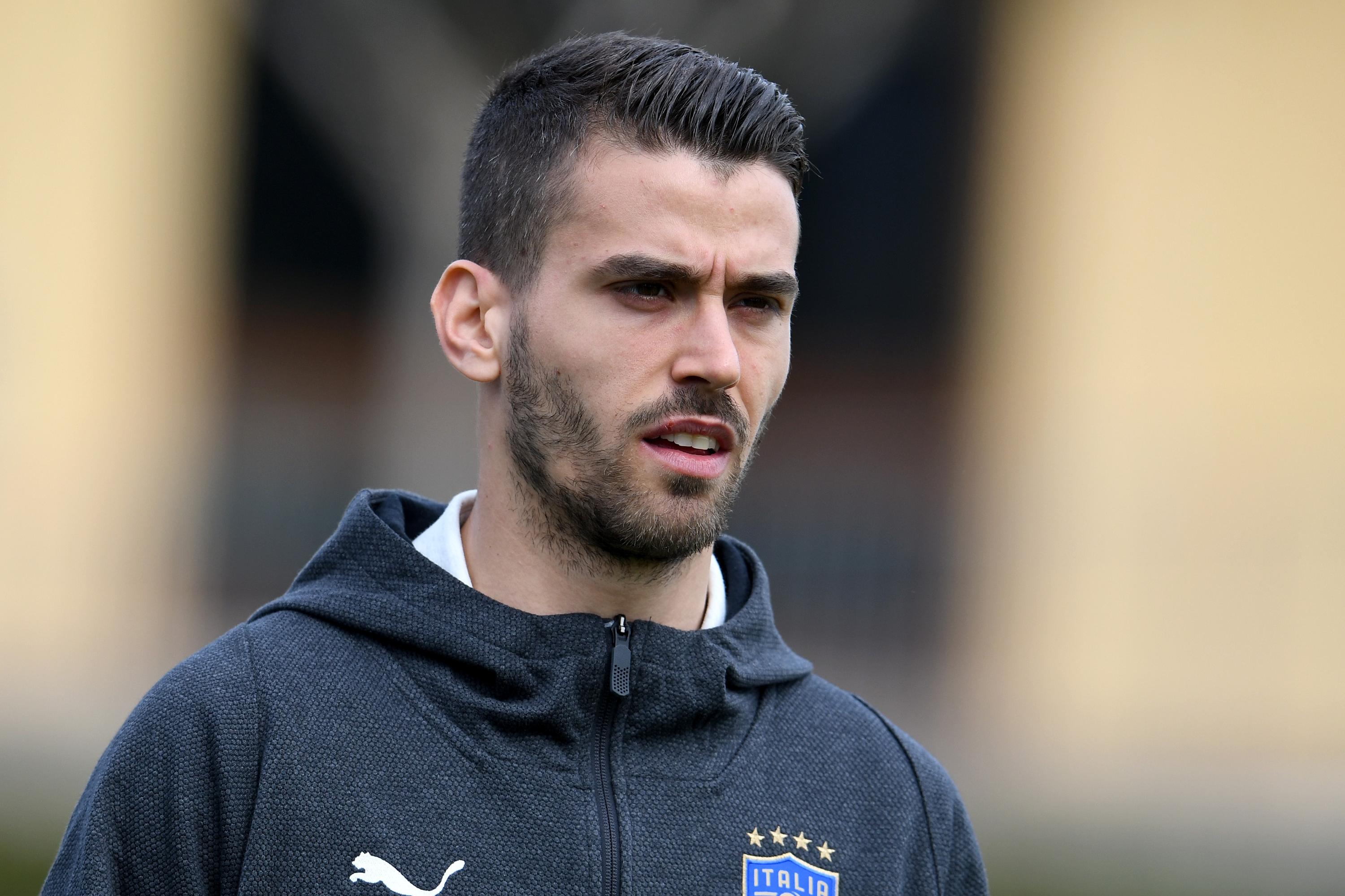 FLORENCE, ITALY - MARCH 20: Leonardo Spinazzola of Italy looks on prior to the Italy training session at Centro Tecnico Federale di Coverciano on March 20, 2018 in Florence, Italy. (Photo by Claudio Villa/Getty Images)