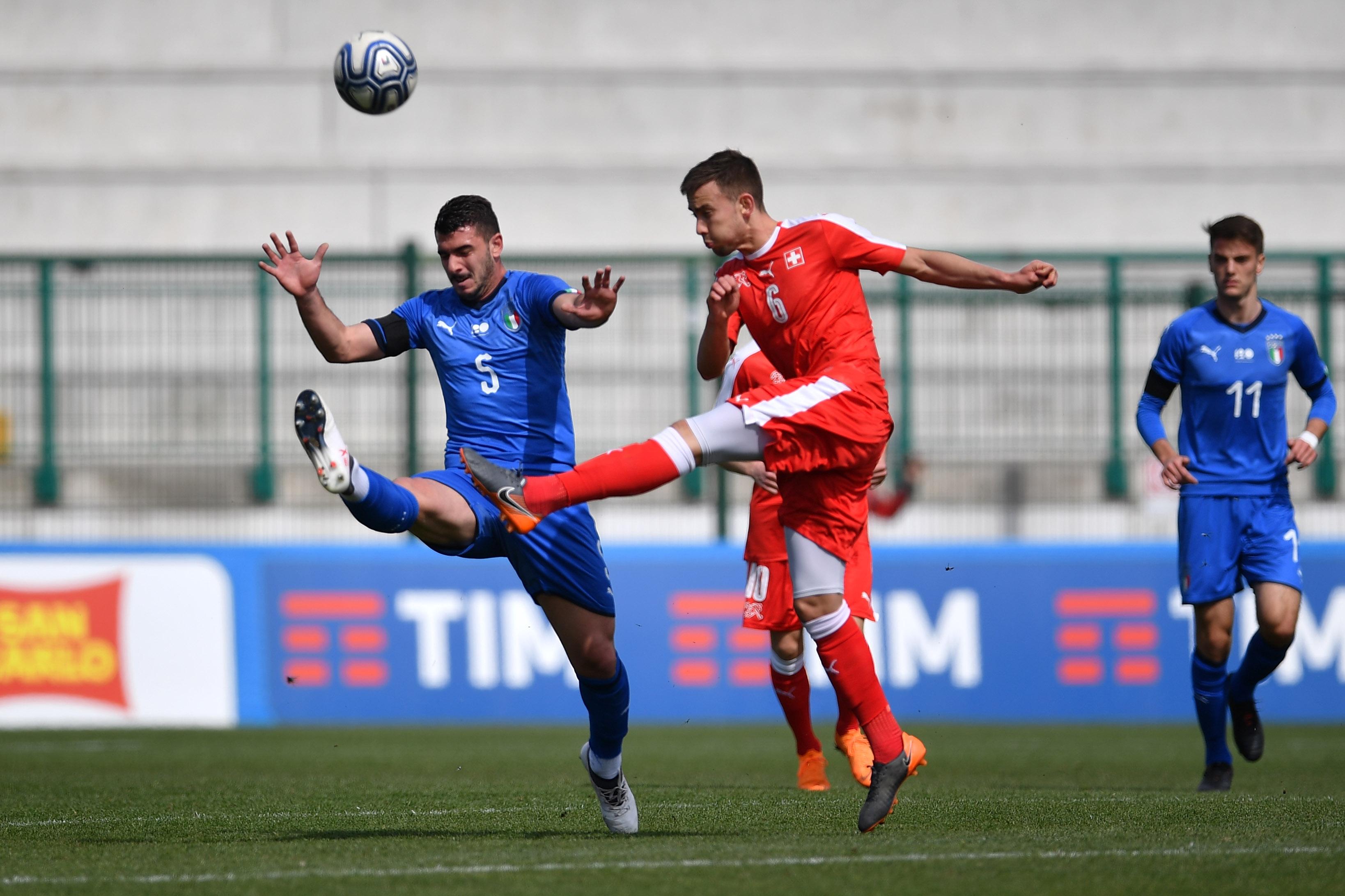 ALESSANDRIA, ITALY - MARCH 27:  Manuel Di Paola (L) of Italy U20 competes with Robin User of Switzerland U20 during the 8 Nations Tournament match between Italy U20 and Switzerland U20 on March 27, 2018 in Alessandria, Italy.  (Photo by Valerio Pennicino/Getty Images)