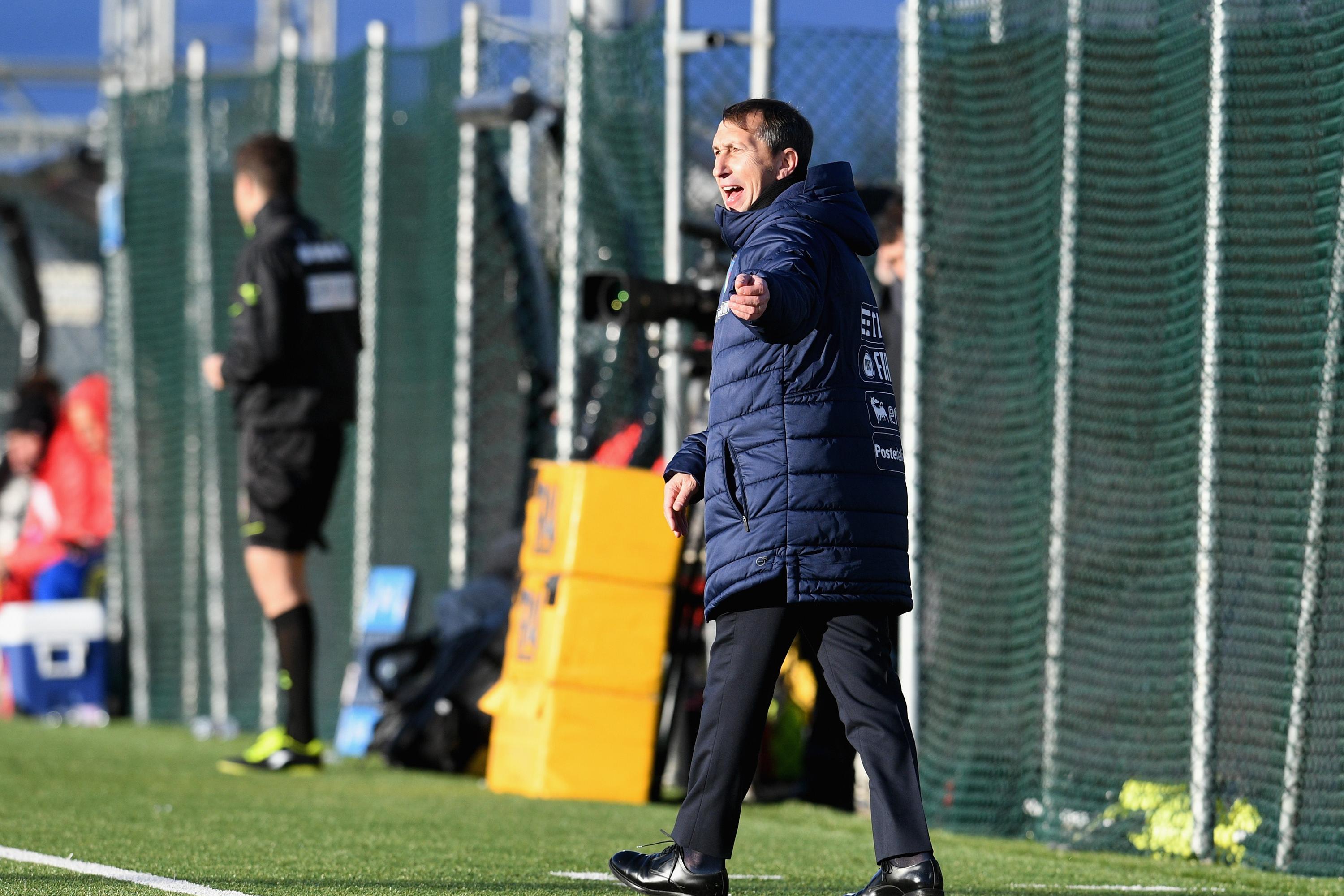 VINOVO, ITALY - JANUARY 17:  Head coach Italy Carmine Nunziata reacts during the U17 International Friendly match between Italy and Spain at Juventus Center Vinovo on January 17, 2018 in Vinovo, Italy.  (Photo by Claudio Villa/Getty Images)